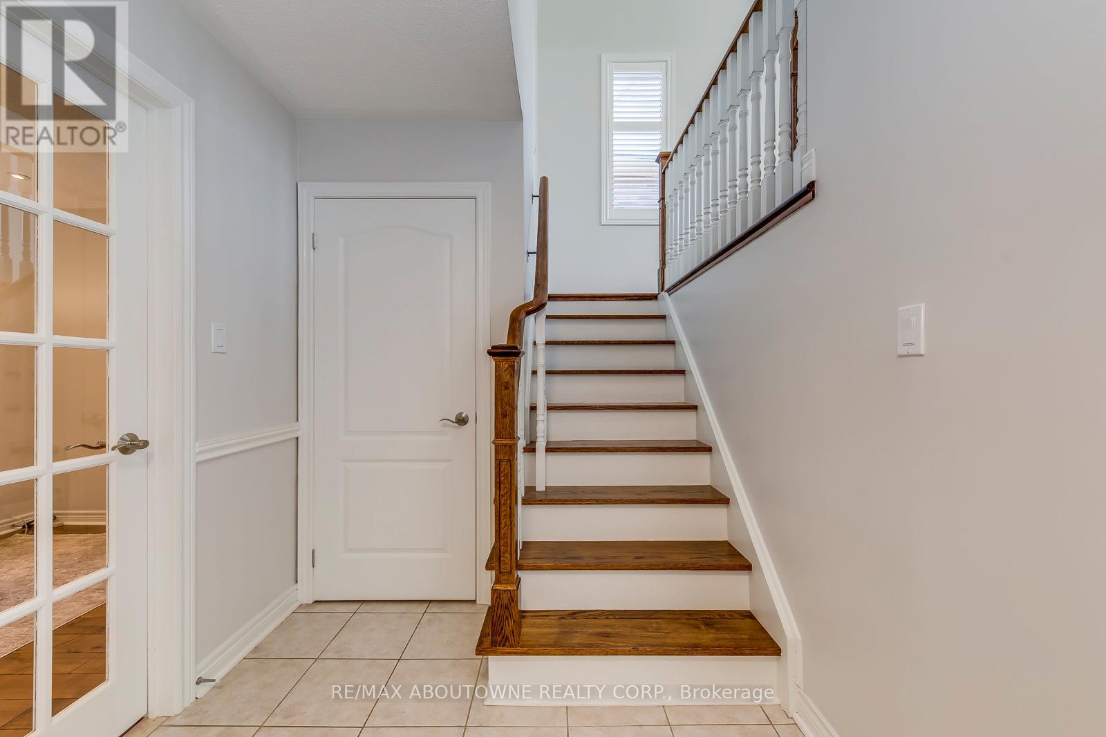 2491 Logan Avenue, Oakville, Ontario  L6H 6S1 - Photo 20 - W12408457