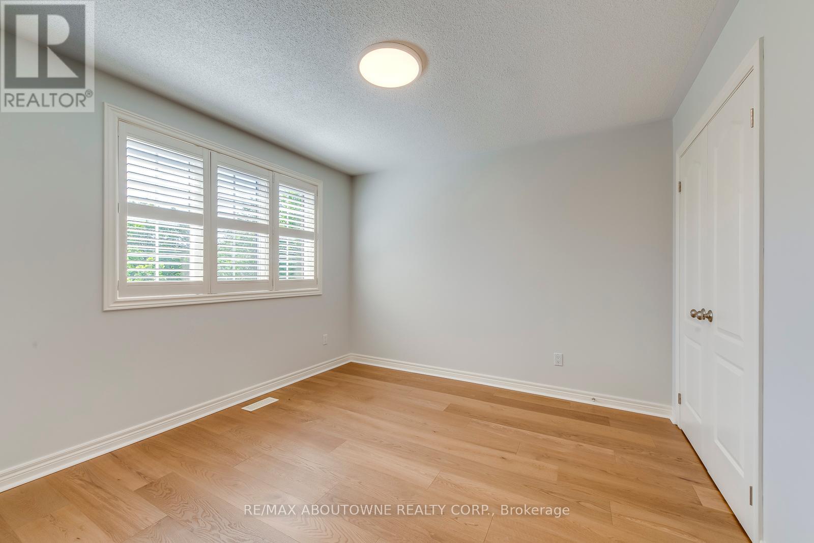 2491 Logan Avenue, Oakville, Ontario  L6H 6S1 - Photo 34 - W12408457