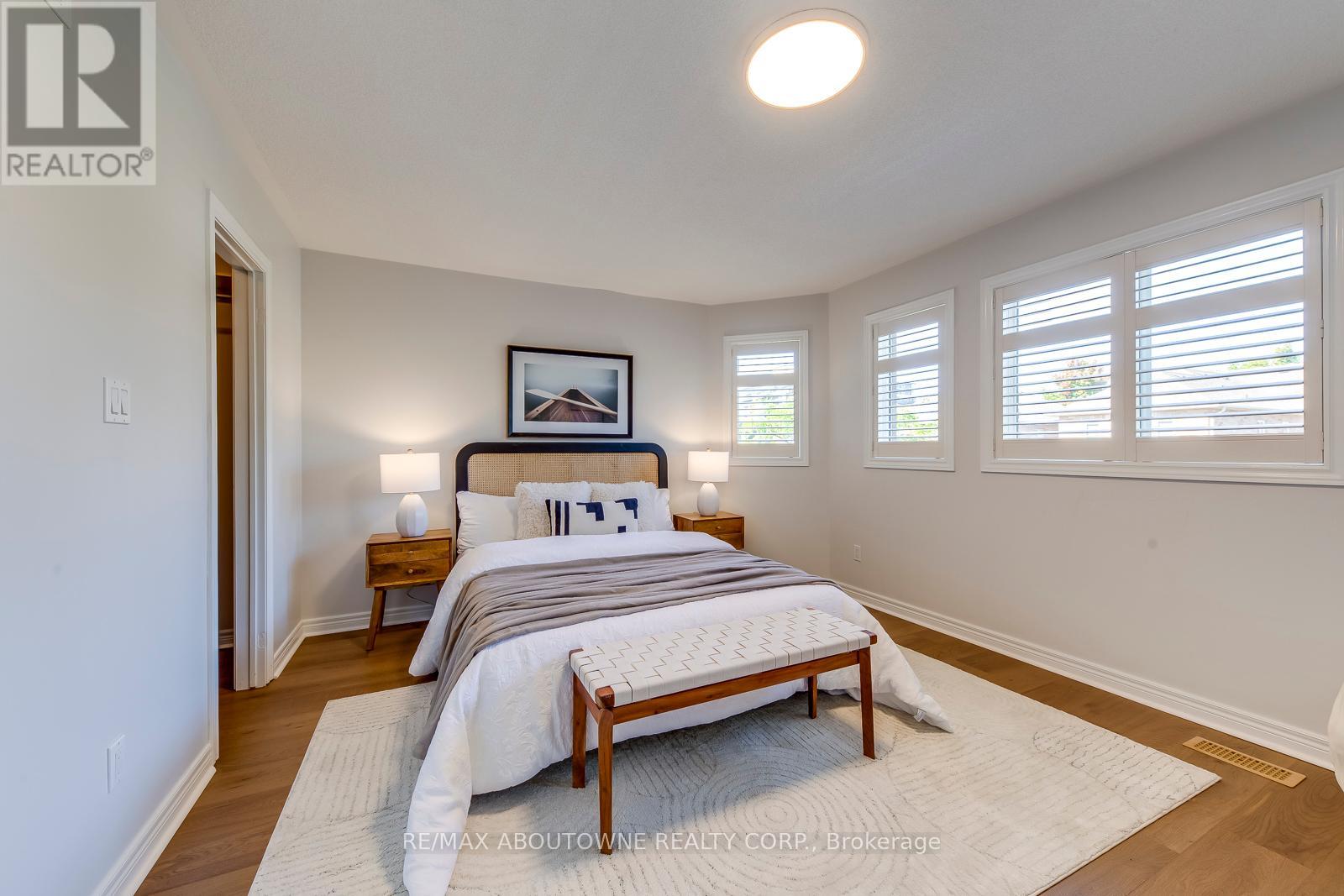 2491 Logan Avenue, Oakville, Ontario  L6H 6S1 - Photo 30 - W12408457