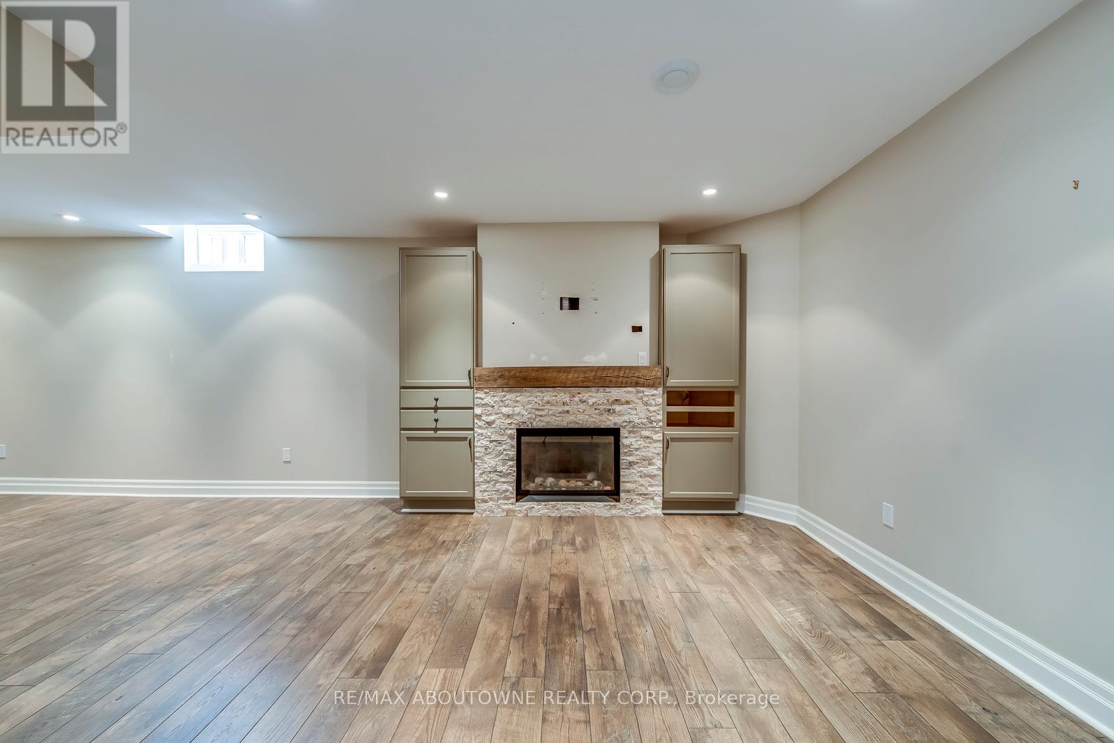 2491 Logan Avenue, Oakville, Ontario  L6H 6S1 - Photo 44 - W12408457