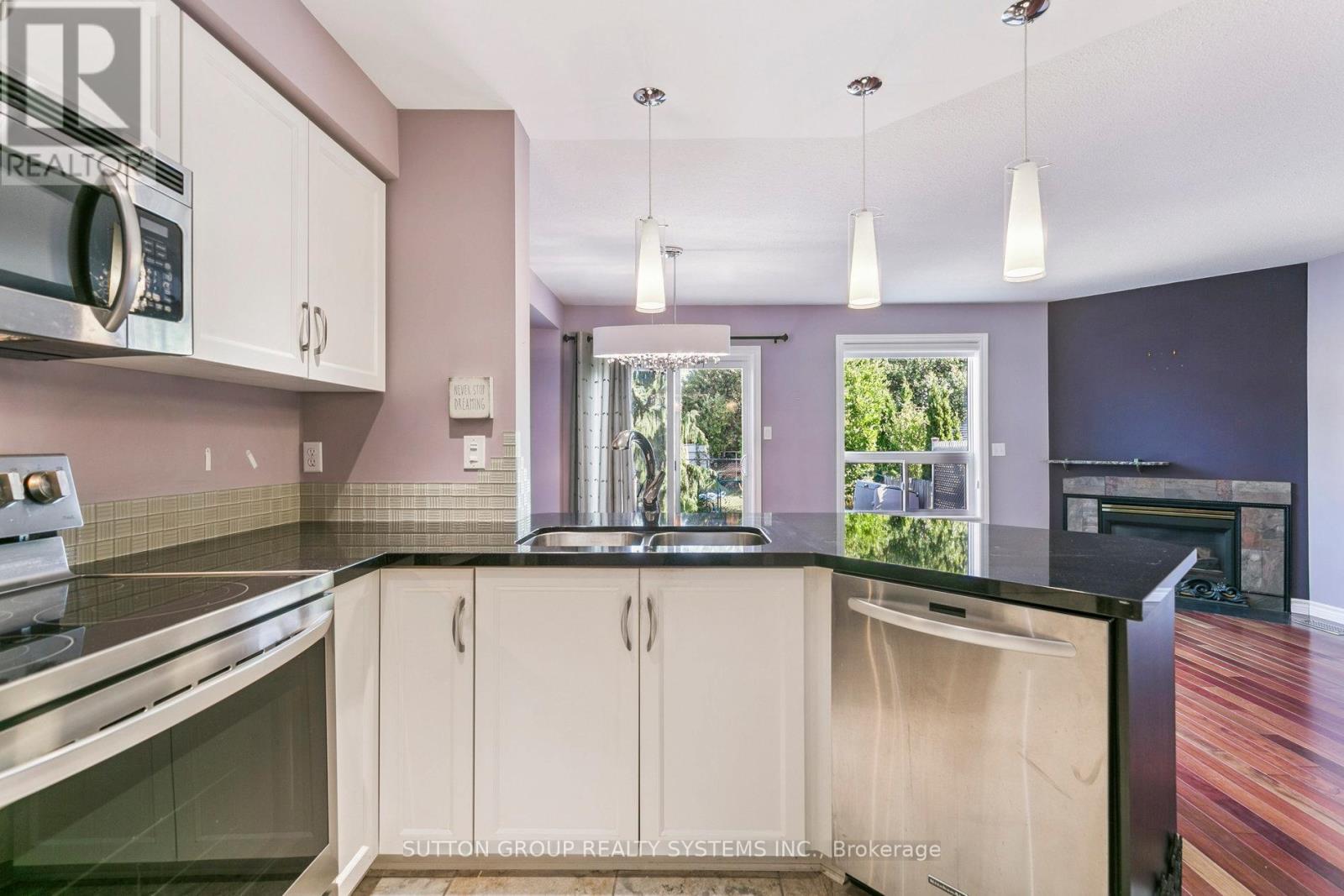 57 Foxborough Drive, Hamilton, Ontario  L9G 4Y8 - Photo 10 - X12410179