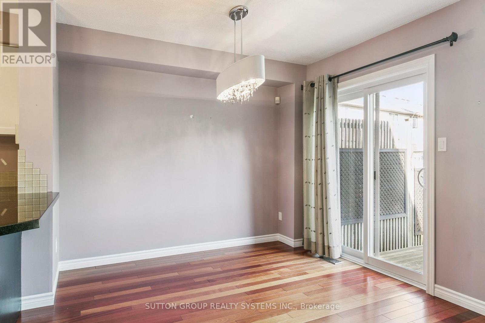 57 Foxborough Drive, Hamilton, Ontario  L9G 4Y8 - Photo 14 - X12410179