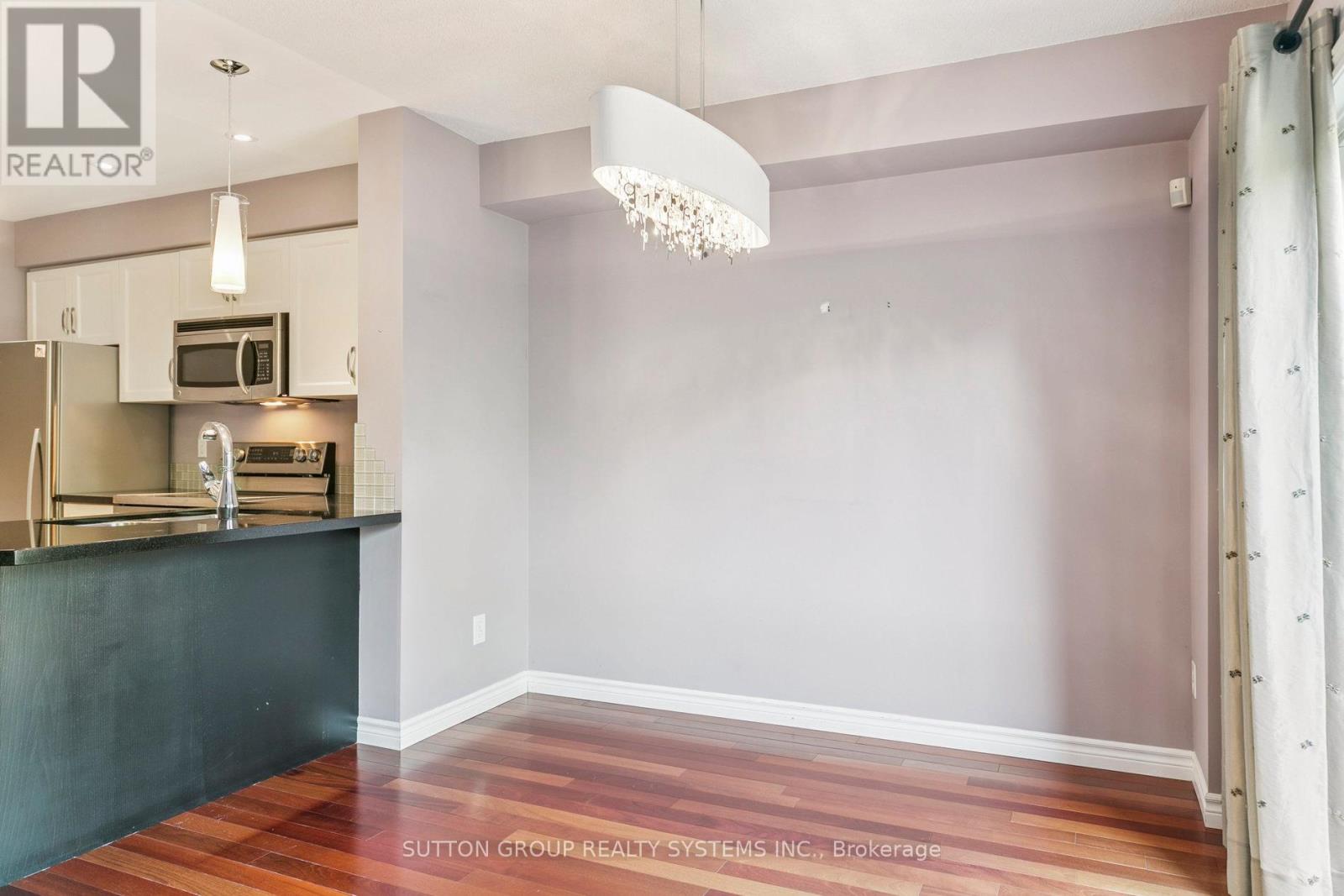 57 Foxborough Drive, Hamilton, Ontario  L9G 4Y8 - Photo 16 - X12410179