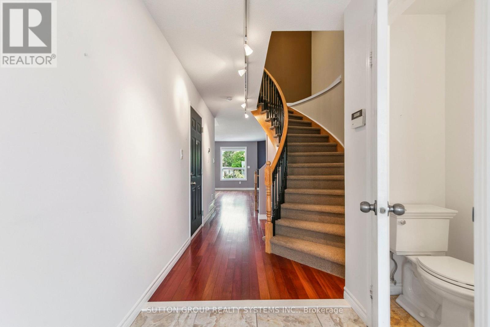 57 Foxborough Drive, Hamilton, Ontario  L9G 4Y8 - Photo 4 - X12410179
