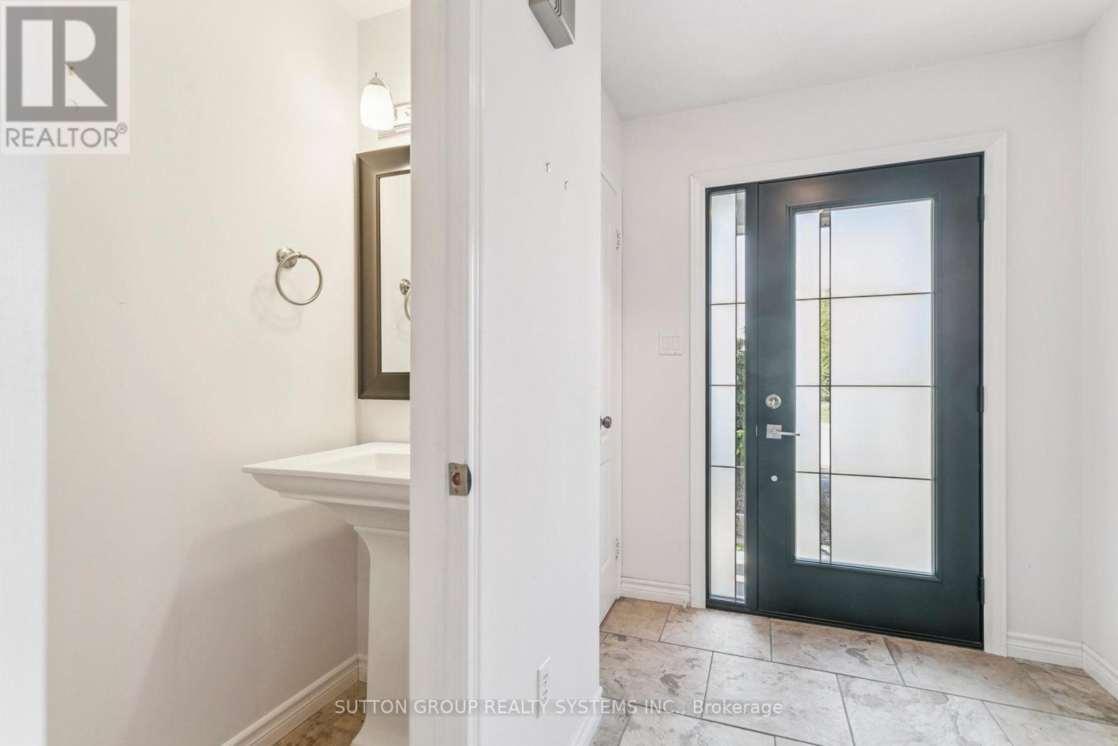 57 Foxborough Drive, Hamilton, Ontario  L9G 4Y8 - Photo 6 - X12410179