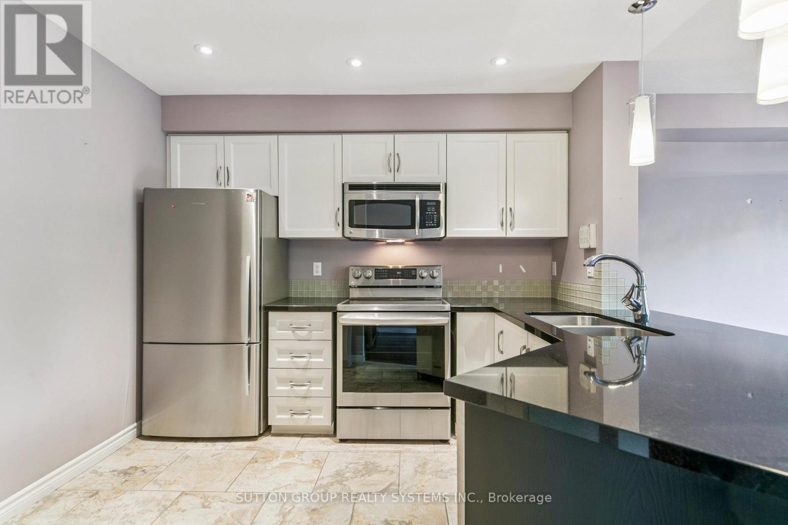 57 Foxborough Drive, Hamilton, Ontario  L9G 4Y8 - Photo 9 - X12410179
