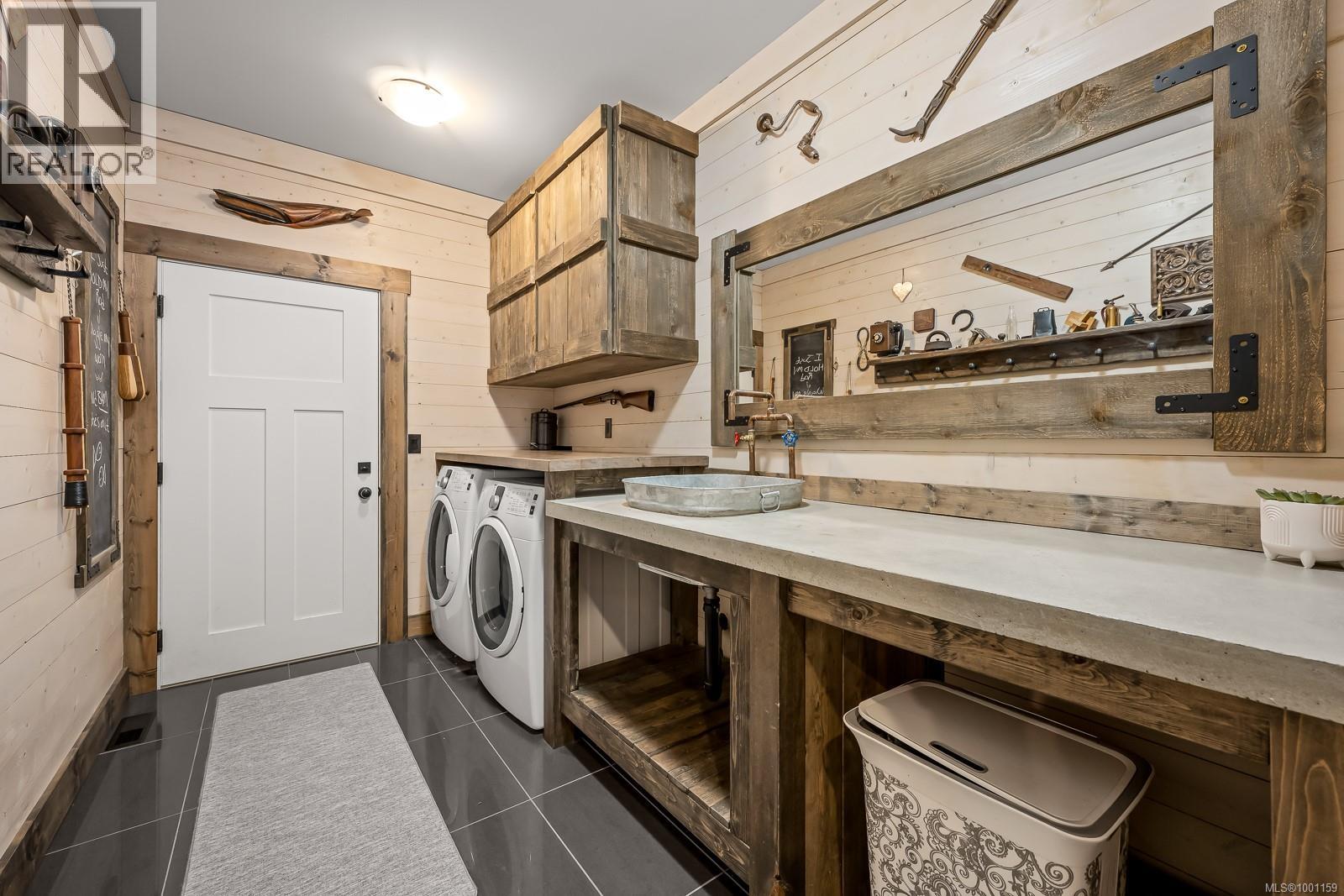 8899 Henderson Ave, Black Creek, British Columbia  V9J 1A5 - Photo 44 - 1001159