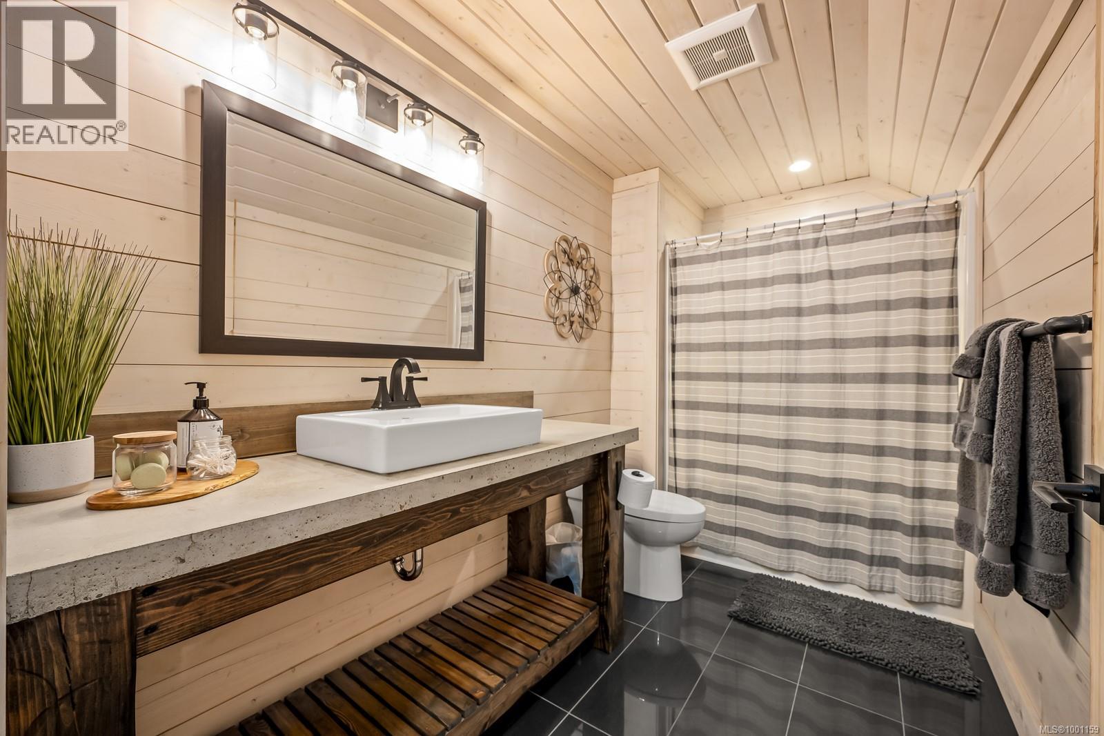 8899 Henderson Ave, Black Creek, British Columbia  V9J 1A5 - Photo 19 - 1001159