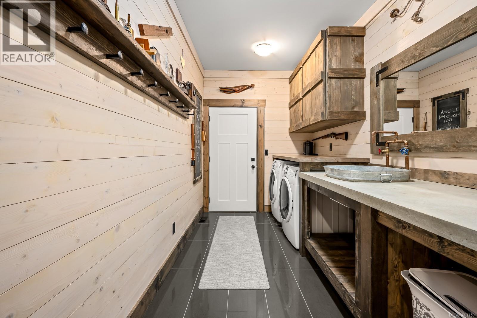 8899 Henderson Ave, Black Creek, British Columbia  V9J 1A5 - Photo 43 - 1001159