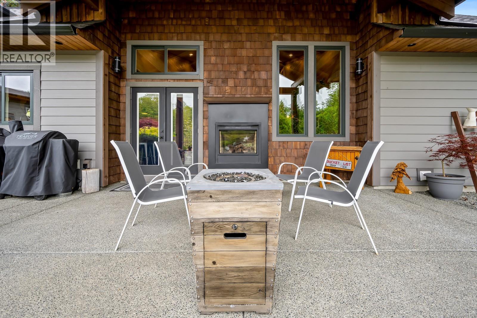 8899 Henderson Ave, Black Creek, British Columbia  V9J 1A5 - Photo 80 - 1001159