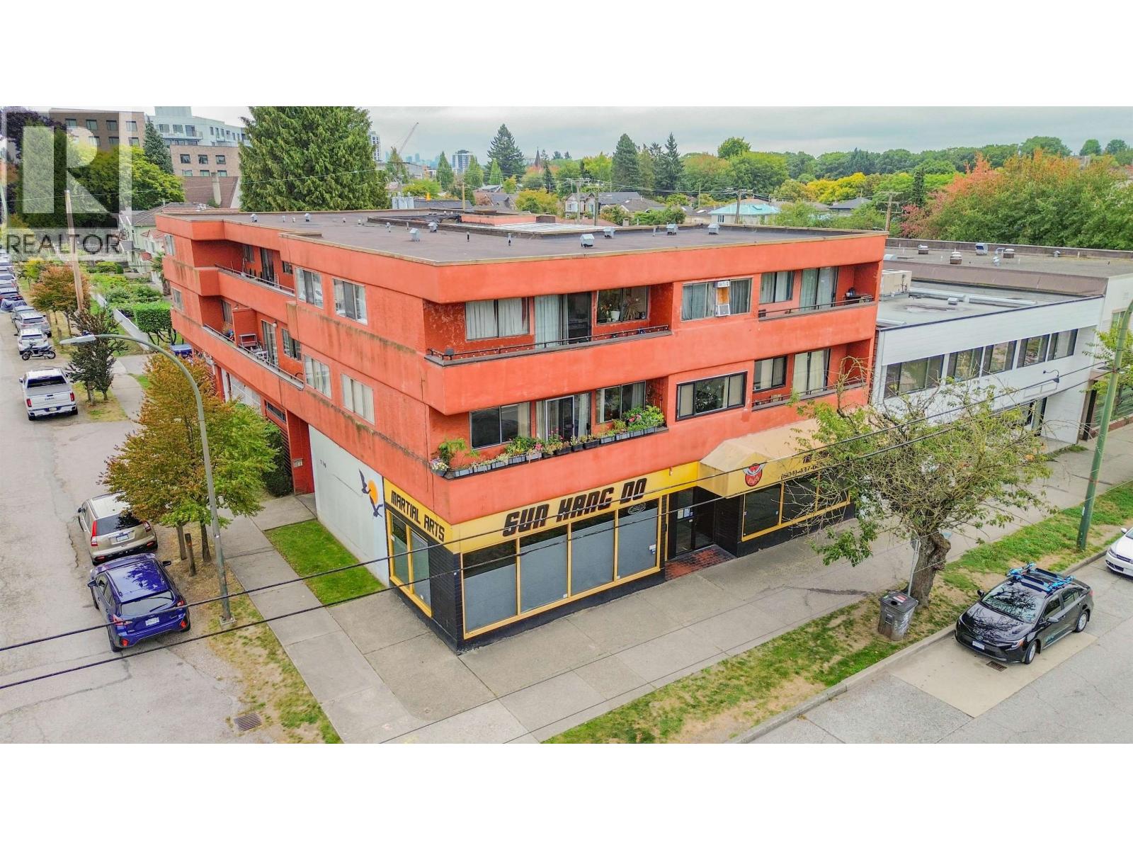 3302 FRASER STREET, Vancouver, British Columbia