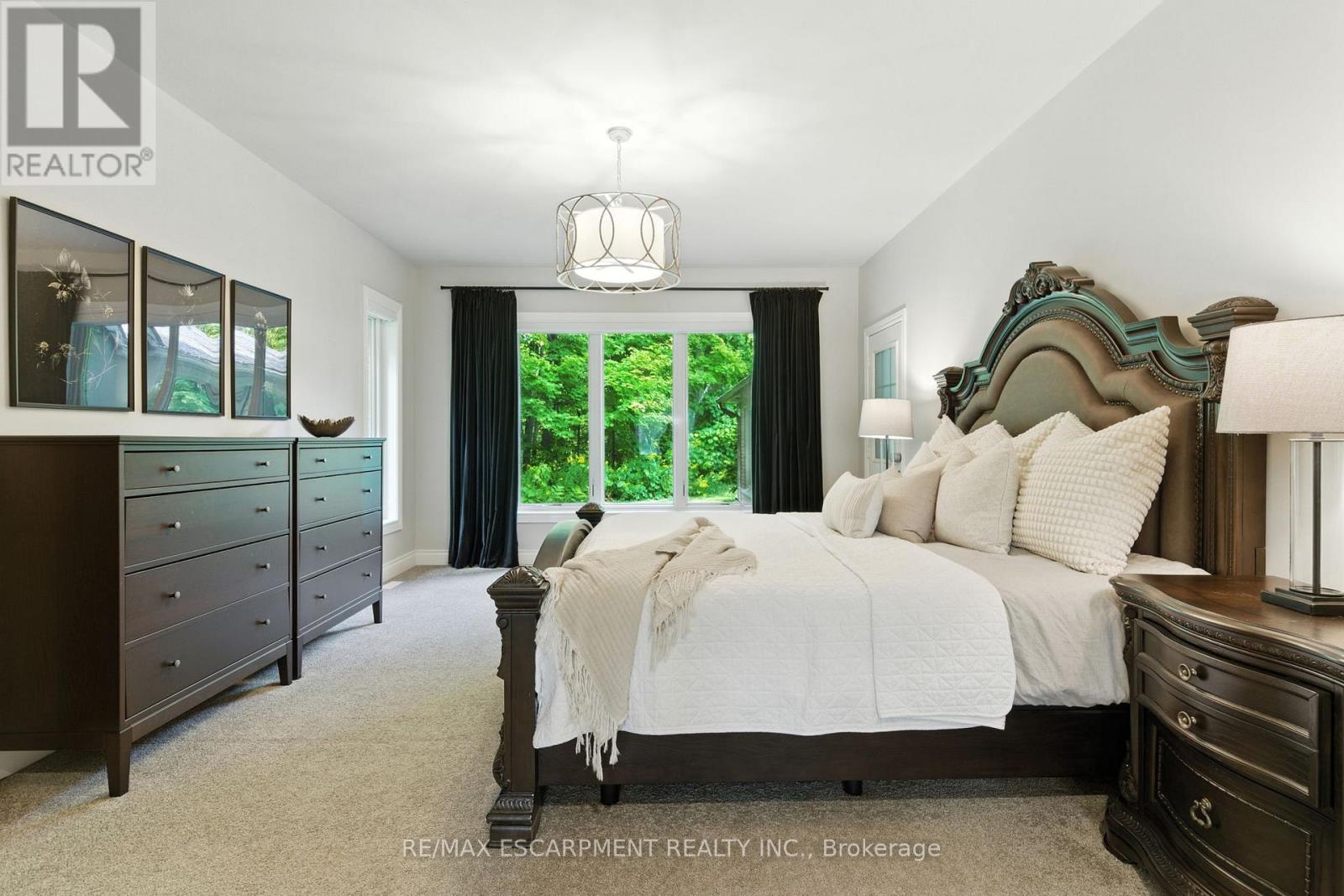 26 Parkshore Place, Hamilton, Ontario  L0R 1H1 - Photo 4 - X12398725