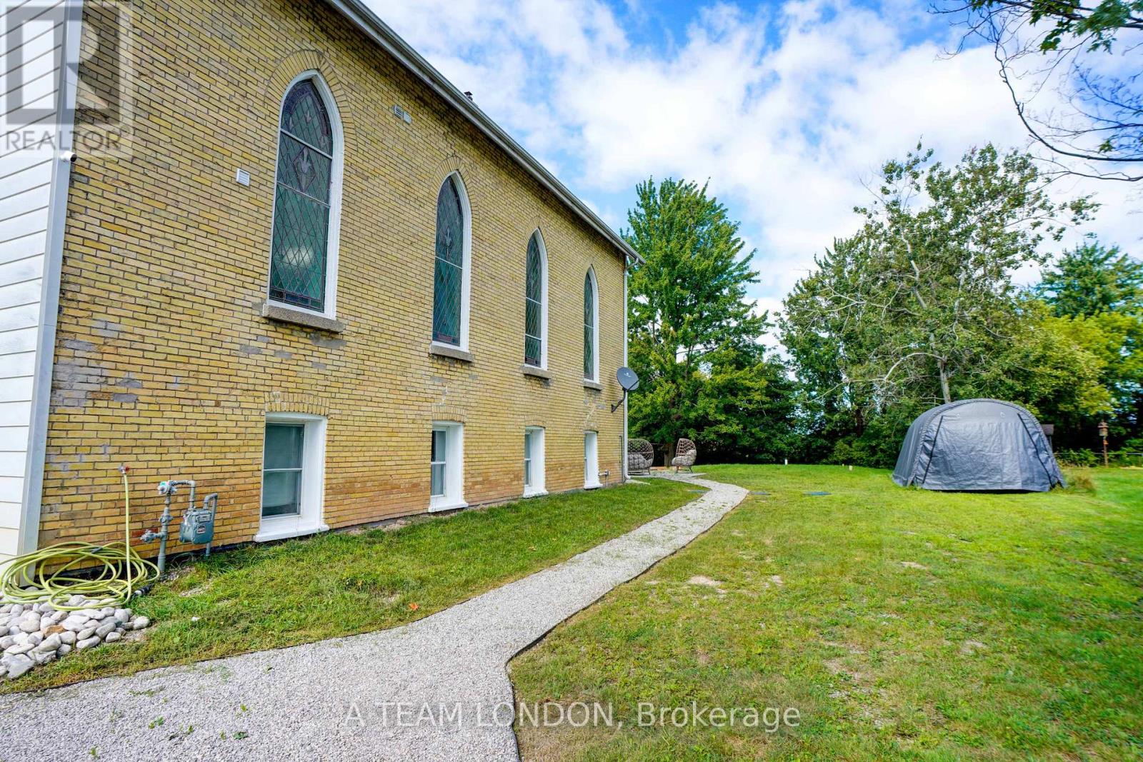 10096 Iona Road, Southwold, Ontario  N0L 1P0 - Photo 36 - X12385988