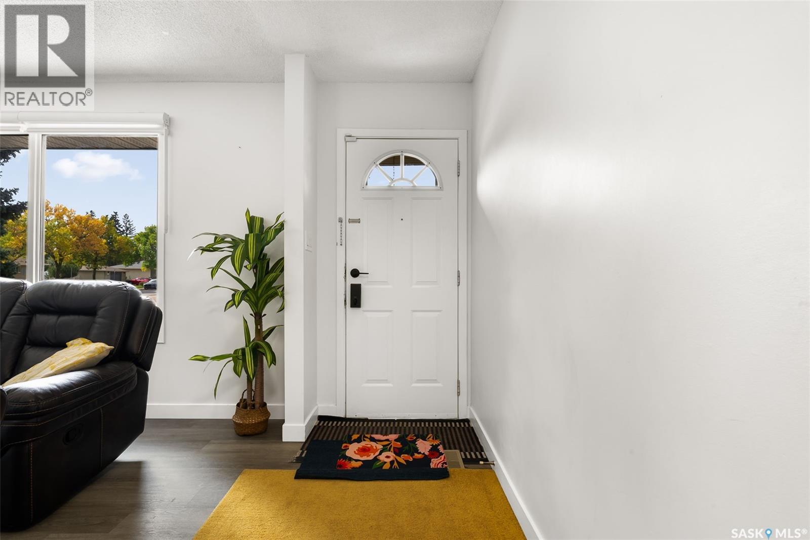 315 Mcintosh Street N, Regina, Saskatchewan  S4R 5A1 - Photo 3 - SK018669