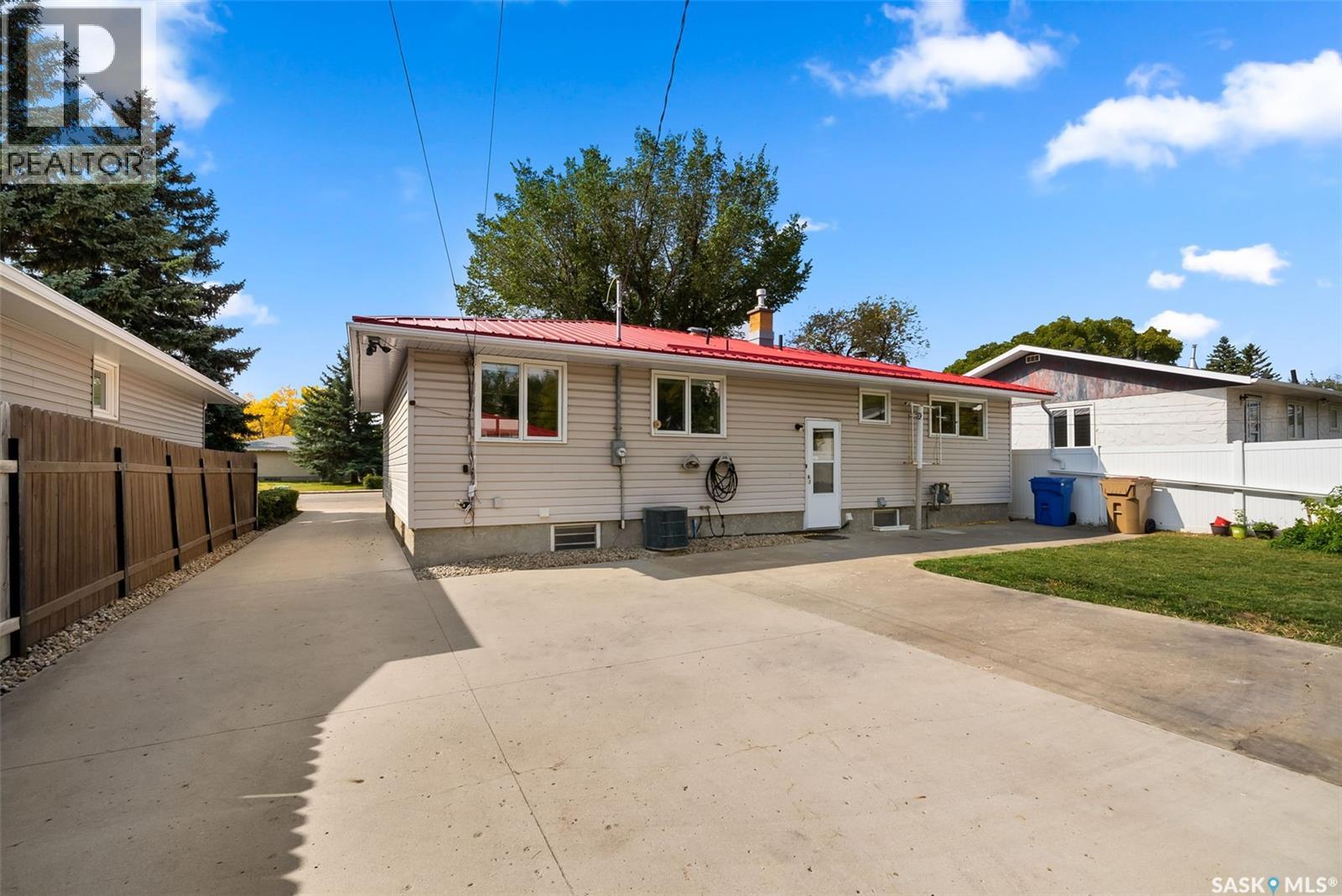 315 Mcintosh Street N, Regina, Saskatchewan  S4R 5A1 - Photo 38 - SK018669