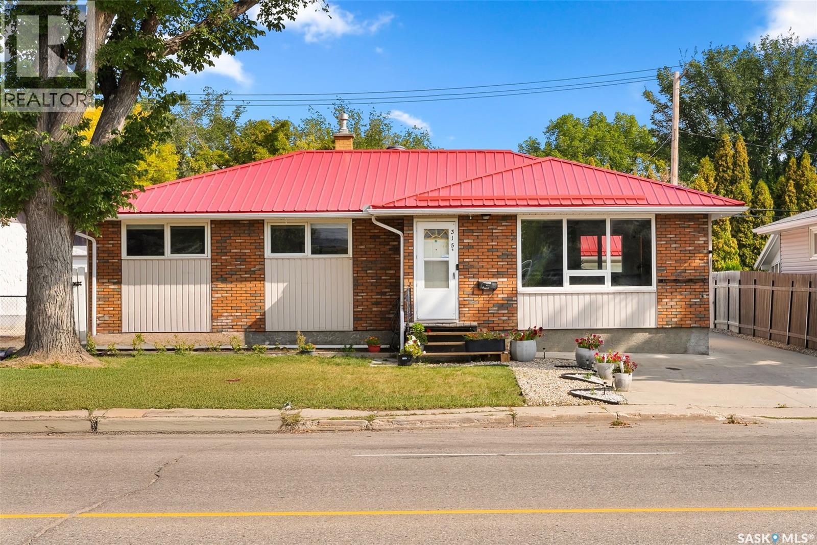 315 Mcintosh Street N, Regina, Saskatchewan  S4R 5A1 - Photo 39 - SK018669