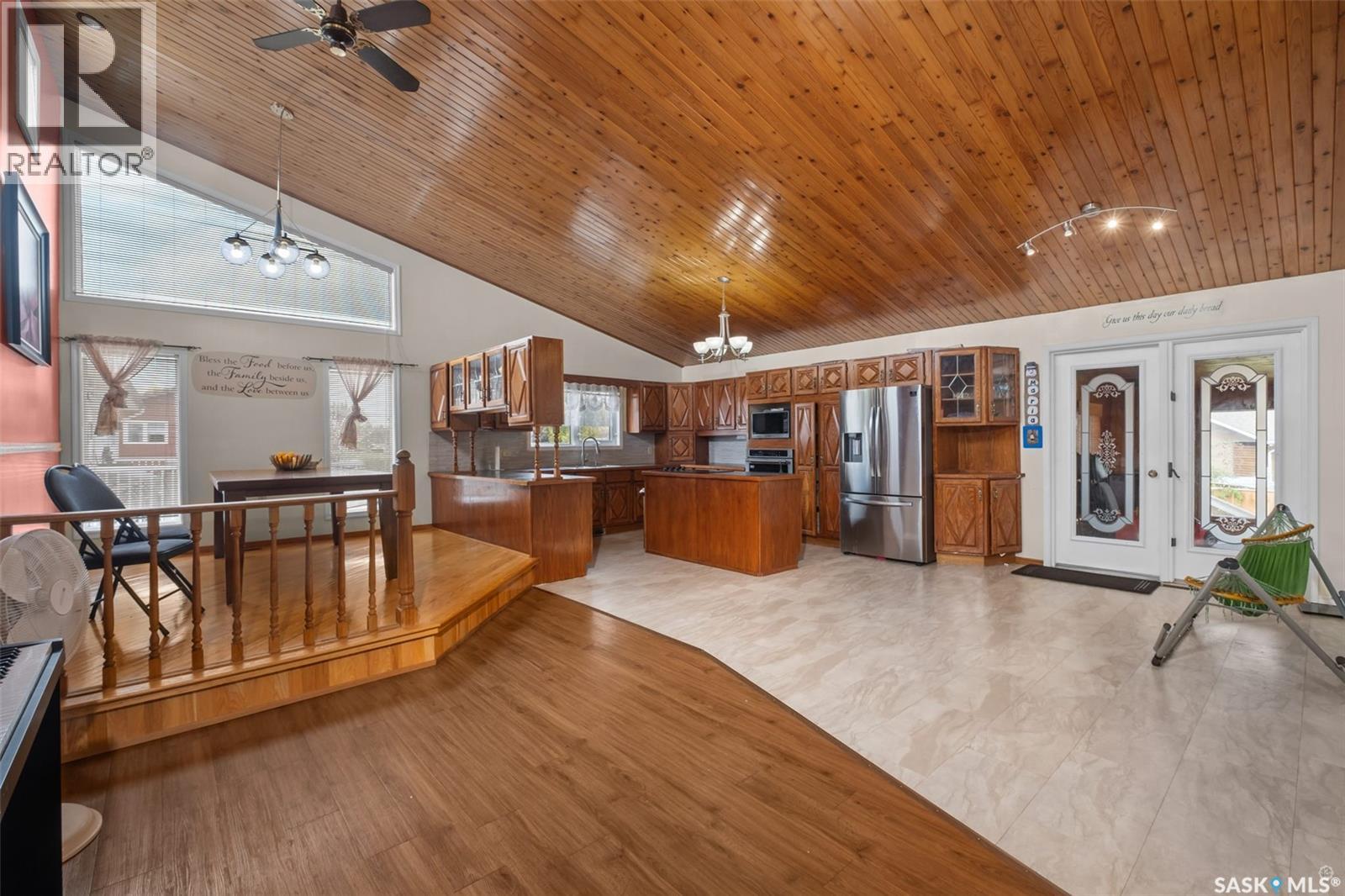 3082 Sherman Drive, Prince Albert, Saskatchewan  S6V 7H6 - Photo 8 - SK008895