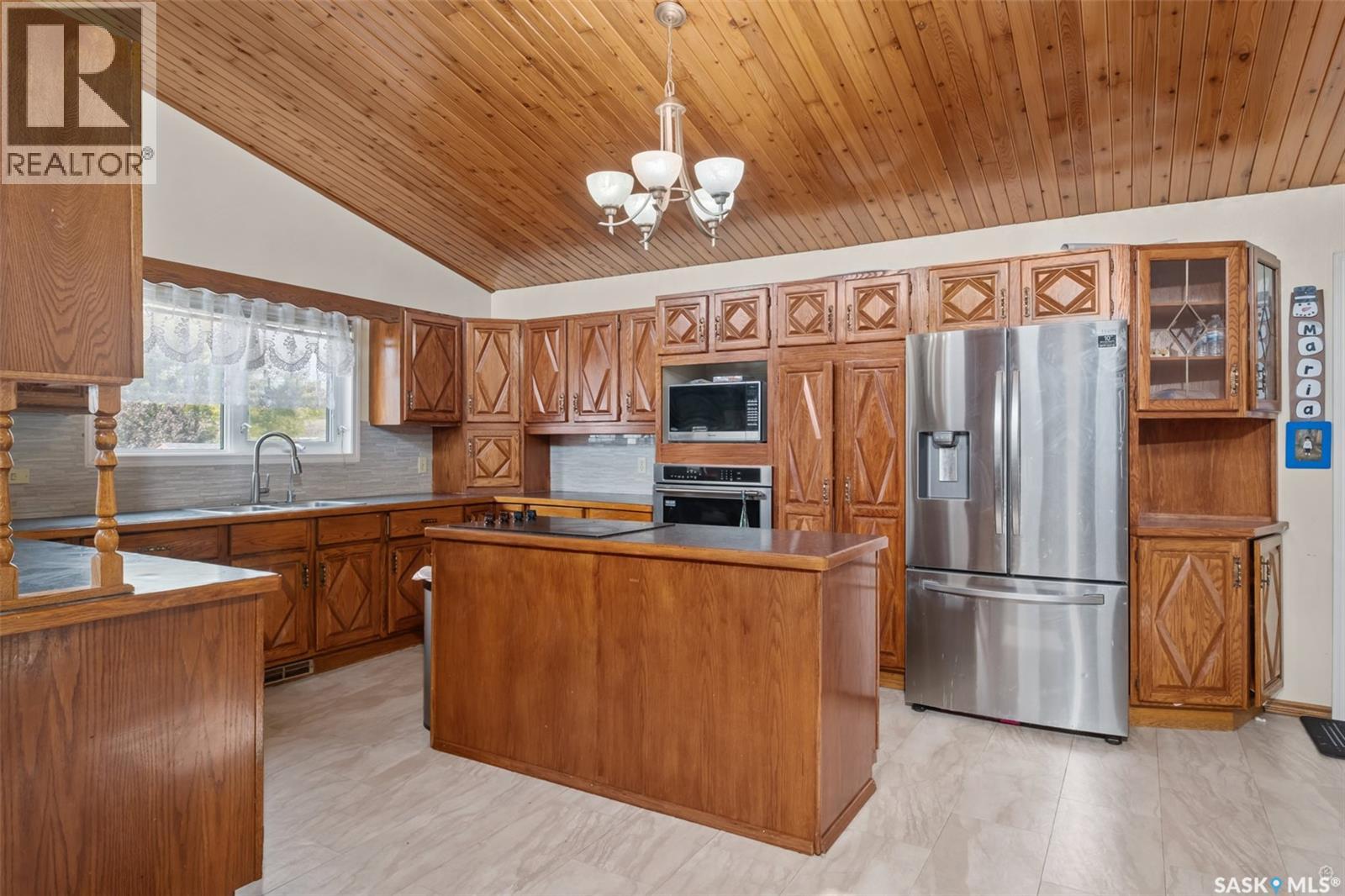 3082 Sherman Drive, Prince Albert, Saskatchewan  S6V 7H6 - Photo 4 - SK008895