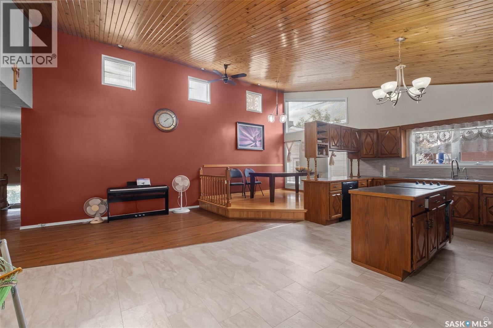3082 Sherman Drive, Prince Albert, Saskatchewan  S6V 7H6 - Photo 7 - SK008895
