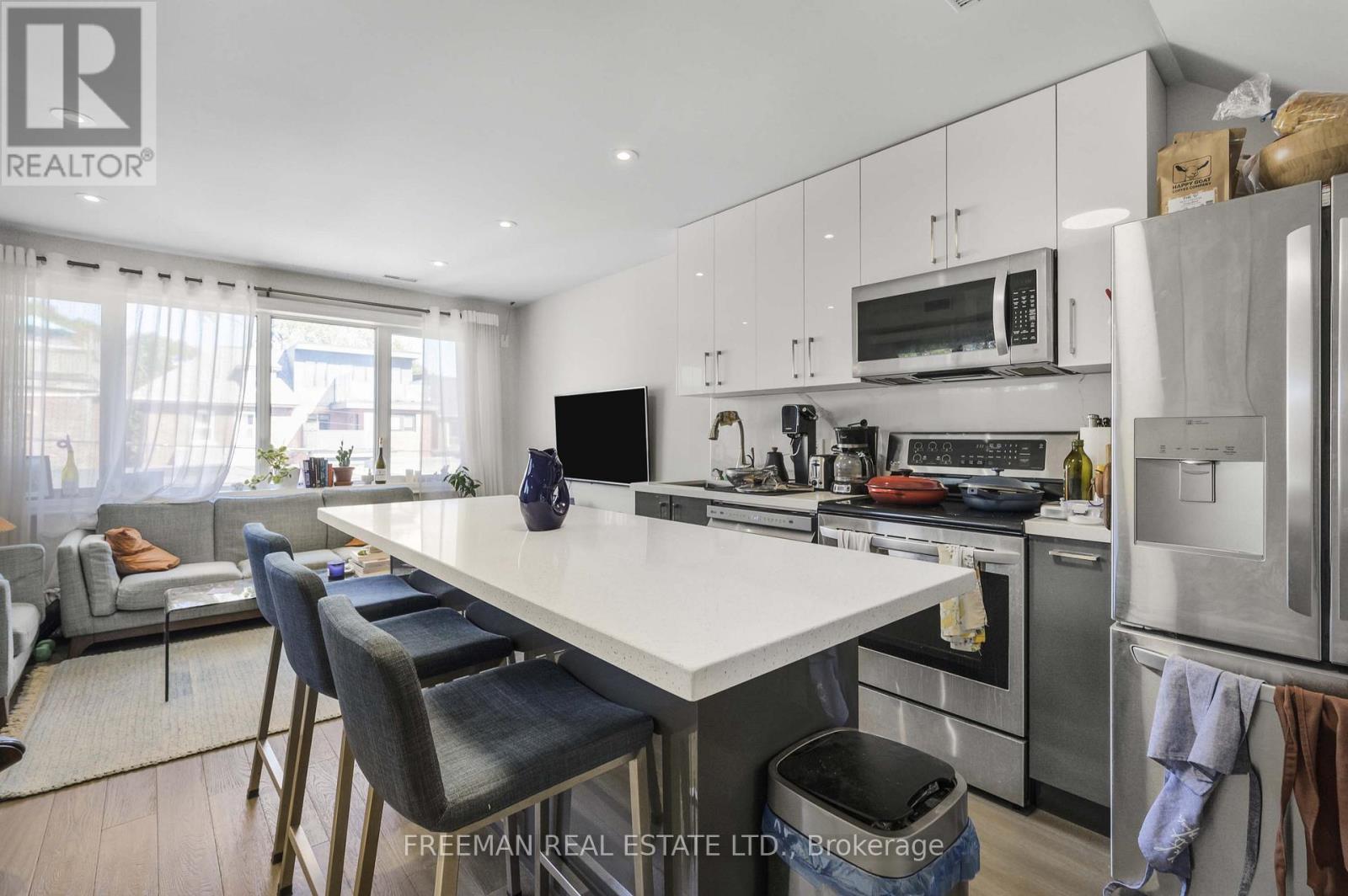 49 Beatrice Street, Toronto, Ontario  M6J 2T2 - Photo 12 - C12410227