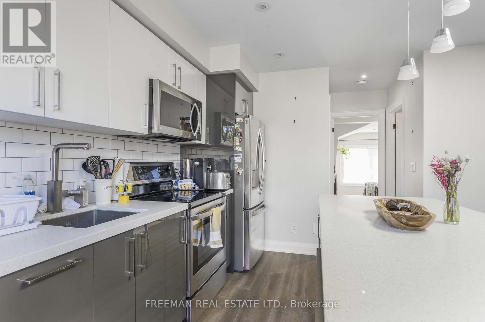 49 Beatrice Street, Toronto, Ontario  M6J 2T2 - Photo 22 - C12410227