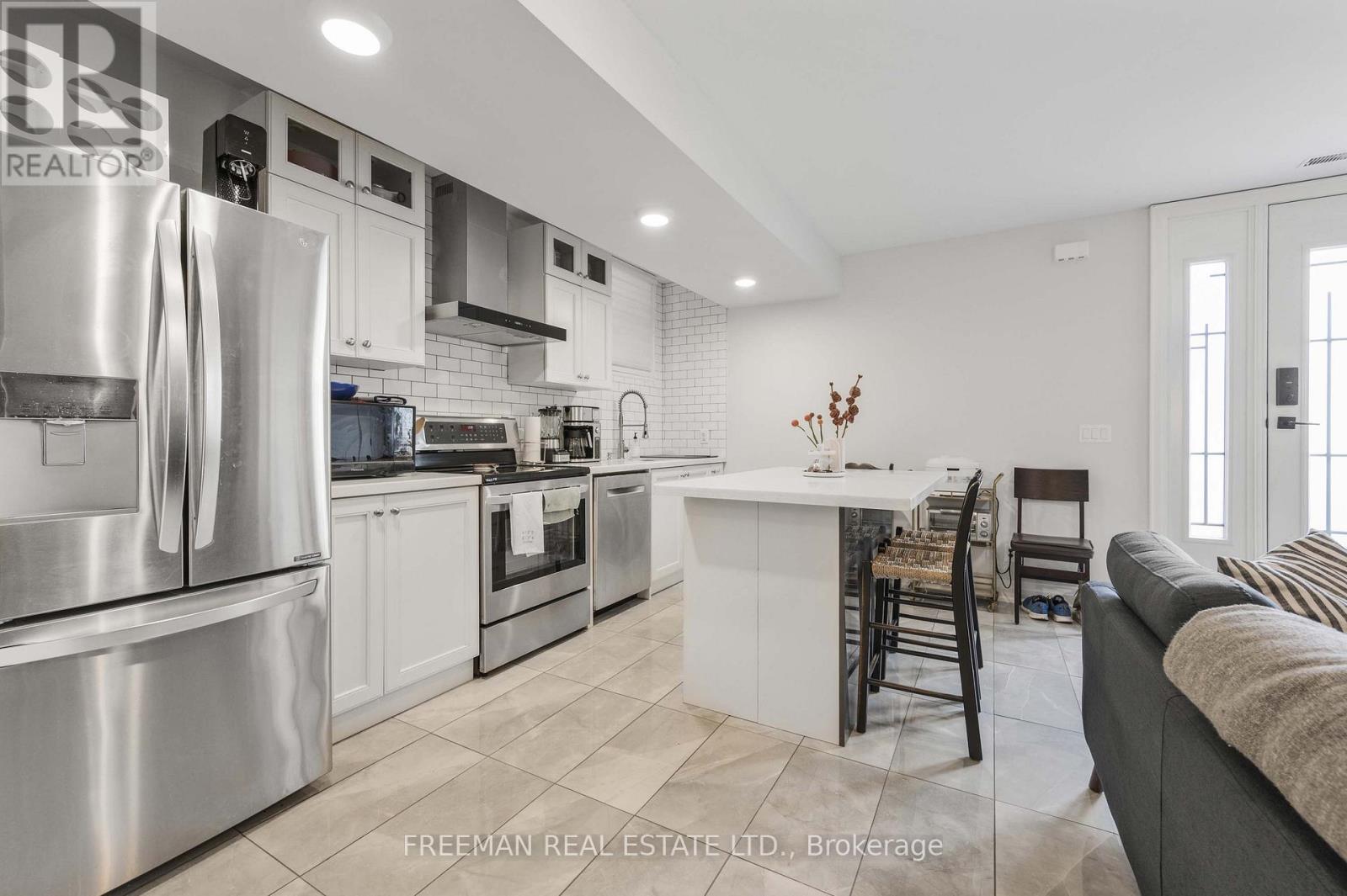 49 Beatrice Street, Toronto, Ontario  M6J 2T2 - Photo 28 - C12410227