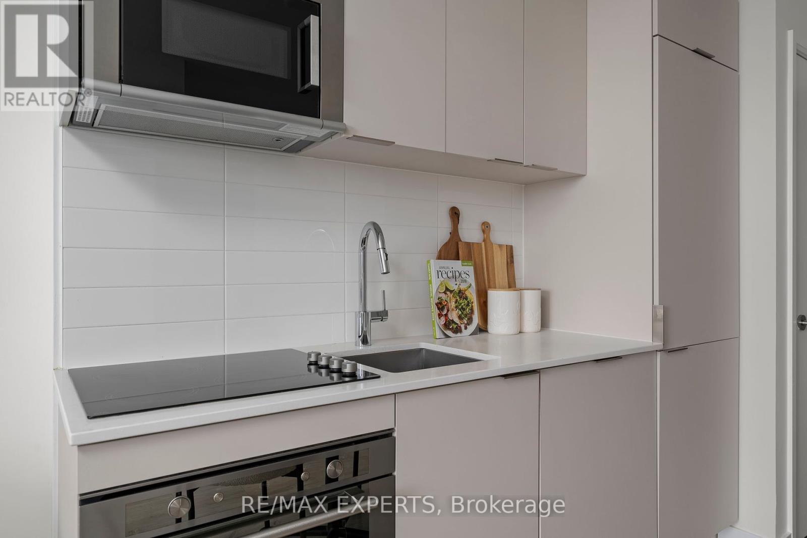 310w - 27 Bathurst Street, Toronto, Ontario  M5V 0R1 - Photo 12 - C12410240