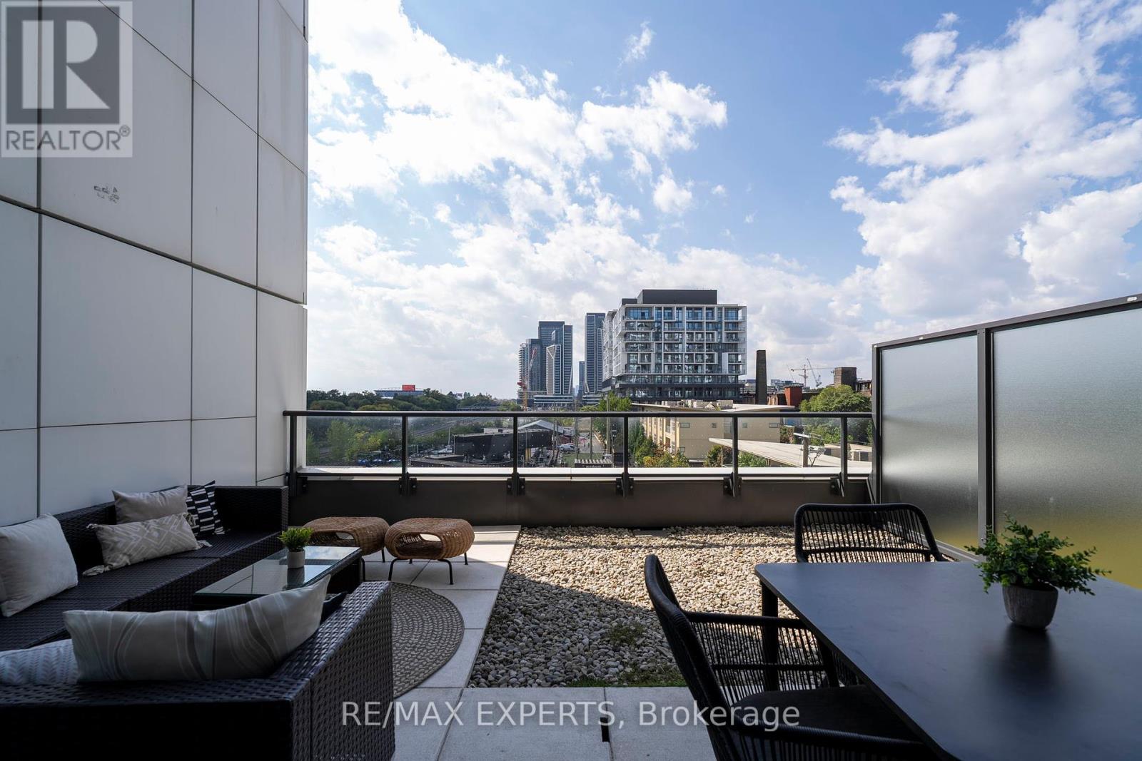 310w - 27 Bathurst Street, Toronto, Ontario  M5V 0R1 - Photo 17 - C12410240