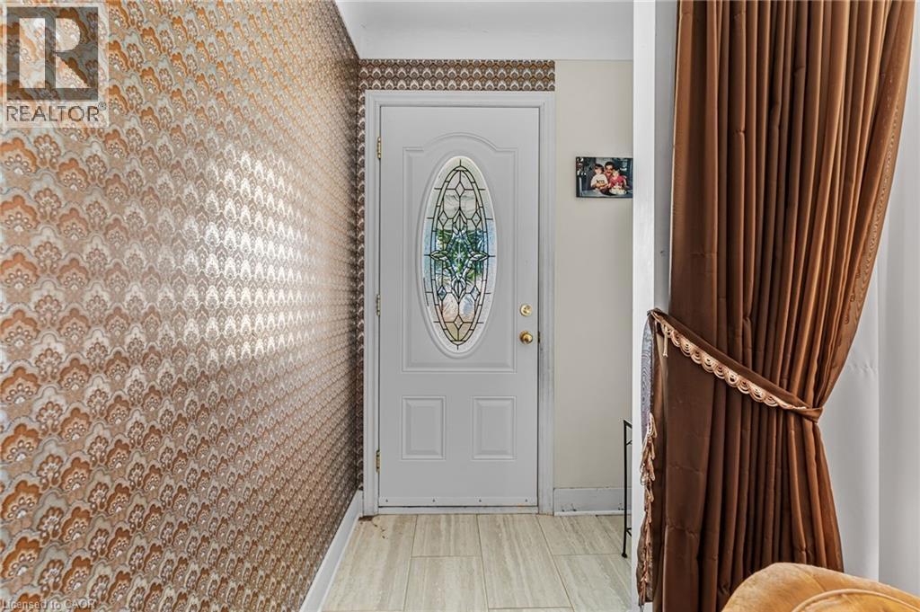 323 North Cayuga Street W, Dunnville, Ontario  N1A 1P4 - Photo 3 - 40769590