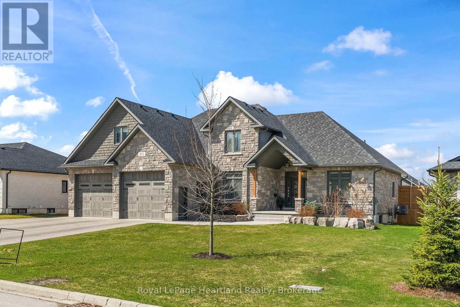 411 Jane Street, Minto, Ontario  N0G 2P0 - Photo 10 - X12410338