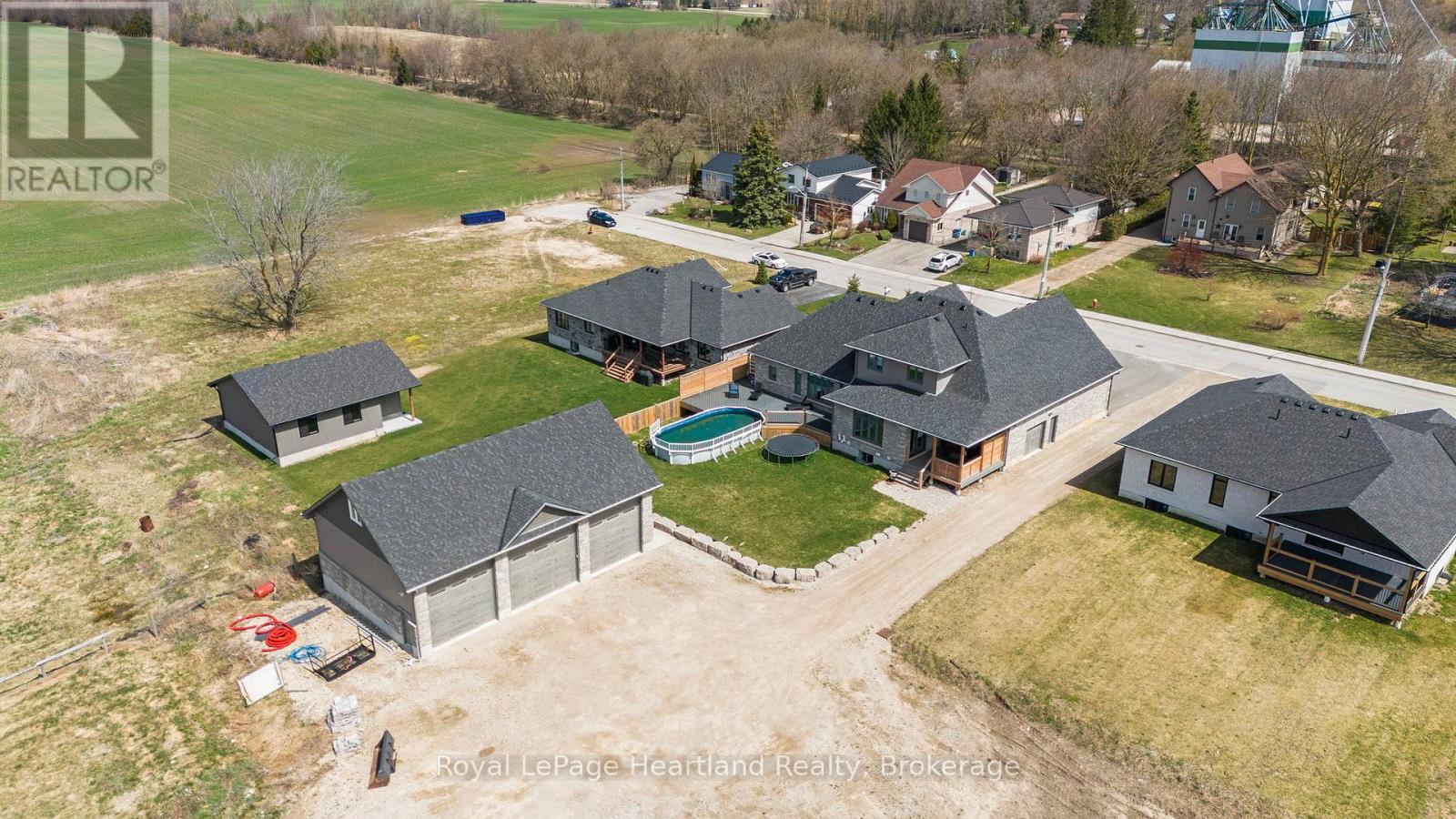 411 Jane Street, Minto, Ontario  N0G 2P0 - Photo 2 - X12410338
