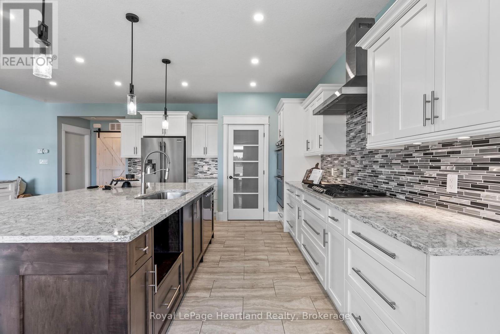 411 Jane Street, Minto, Ontario  N0G 2P0 - Photo 27 - X12410338