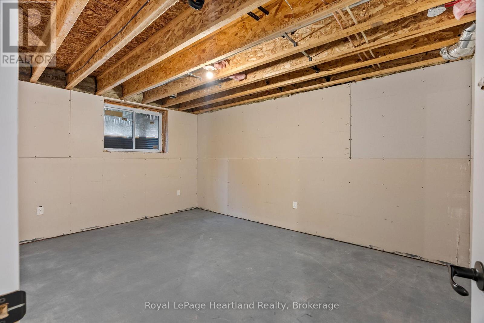 411 Jane Street, Minto, Ontario  N0G 2P0 - Photo 40 - X12410338