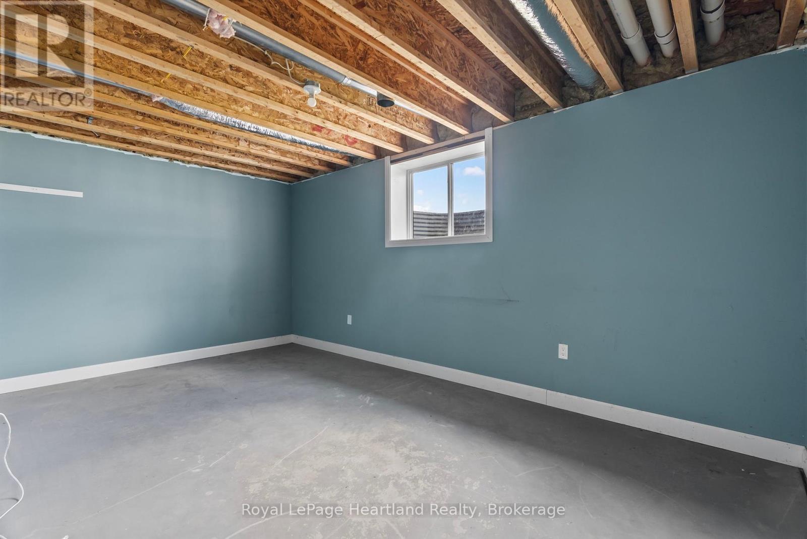 411 Jane Street, Minto, Ontario  N0G 2P0 - Photo 41 - X12410338