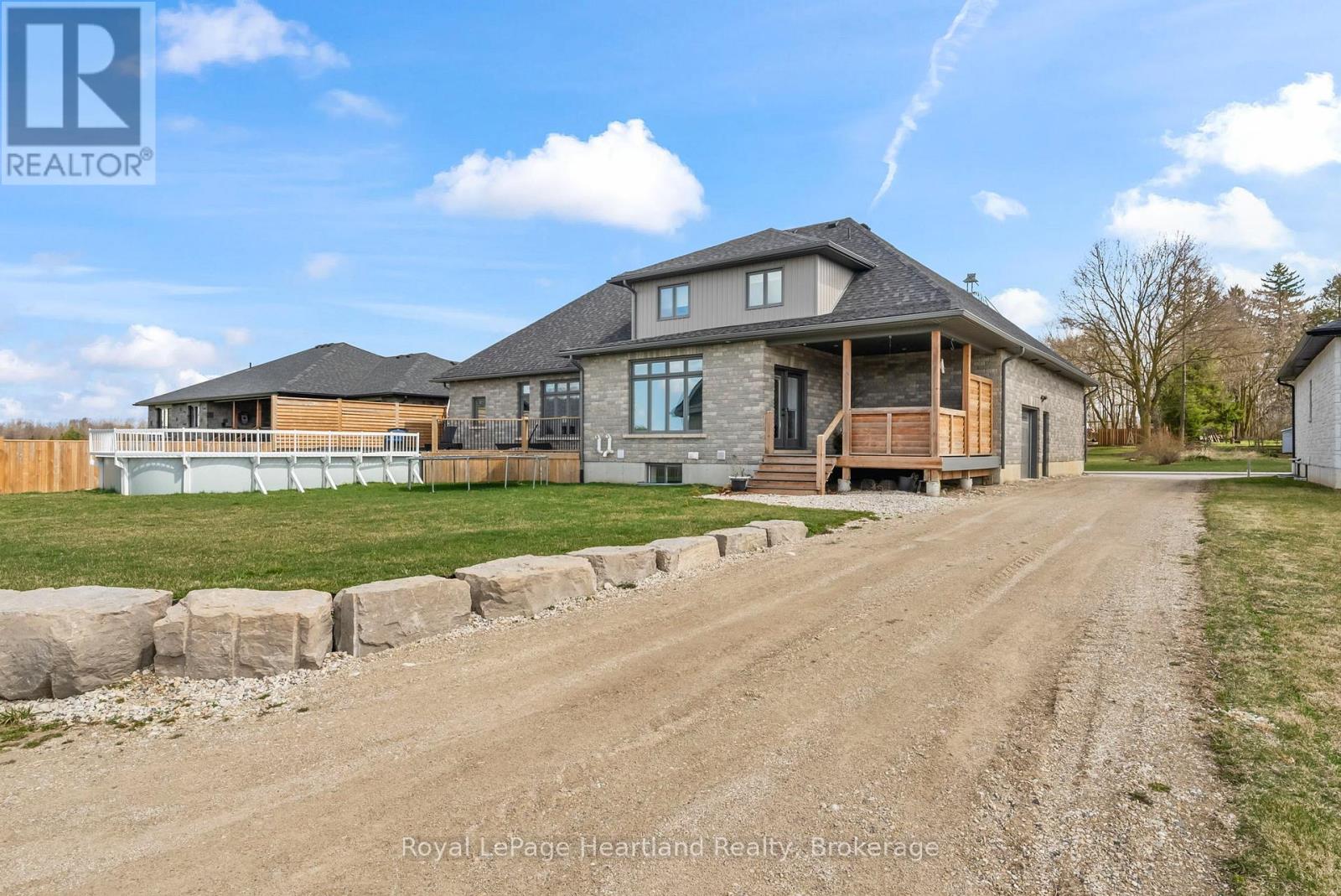 411 Jane Street, Minto, Ontario  N0G 2P0 - Photo 46 - X12410338