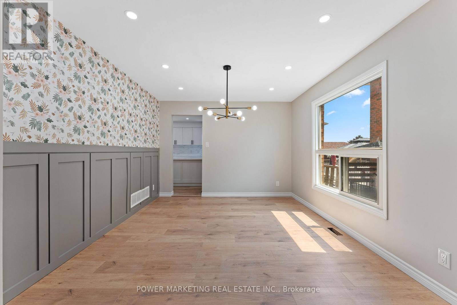 3 Newbury Crescent, Brampton (Westgate), Ontario  L6S 5L7 - Photo 16 - W12410372