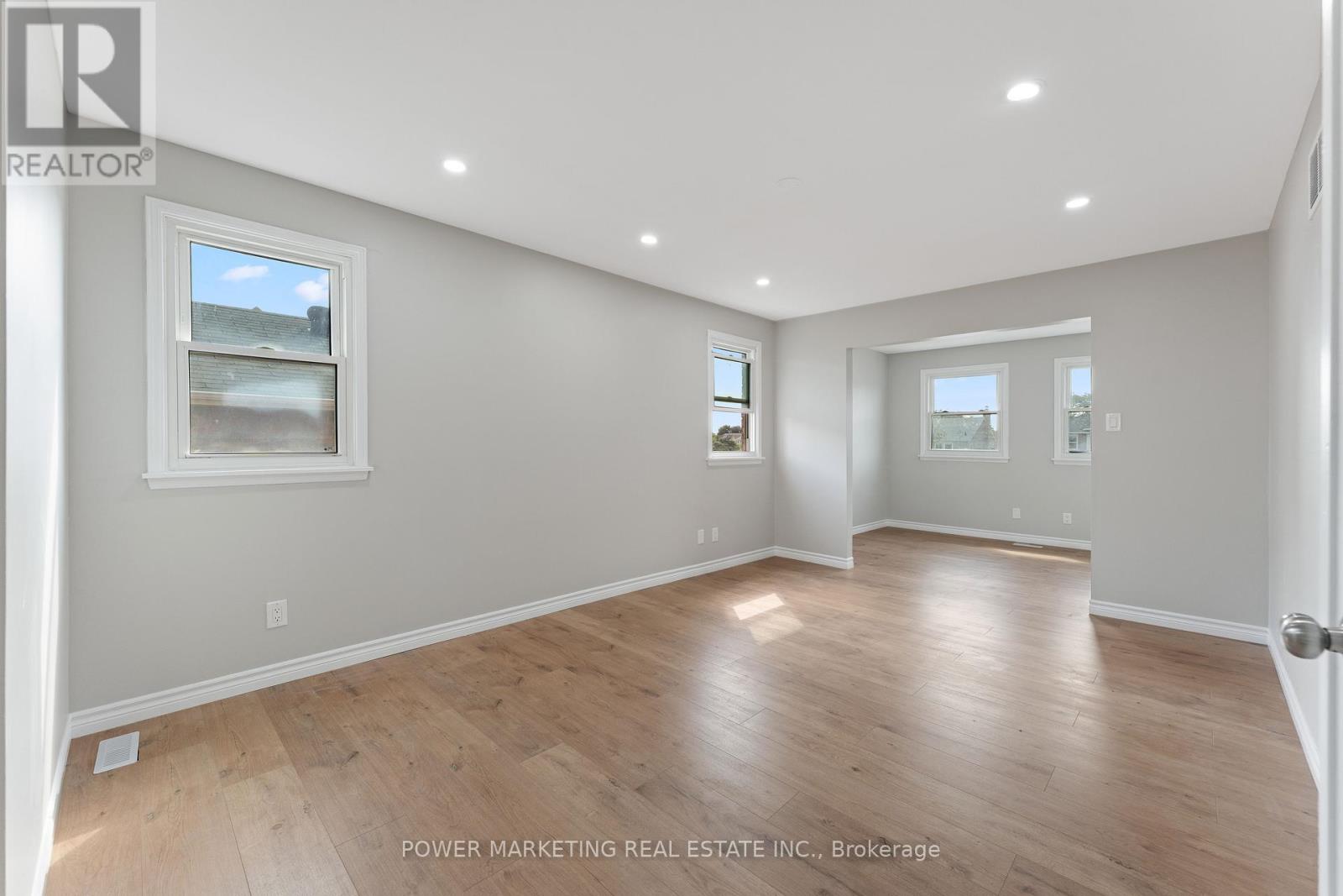3 Newbury Crescent, Brampton (Westgate), Ontario  L6S 5L7 - Photo 19 - W12410372