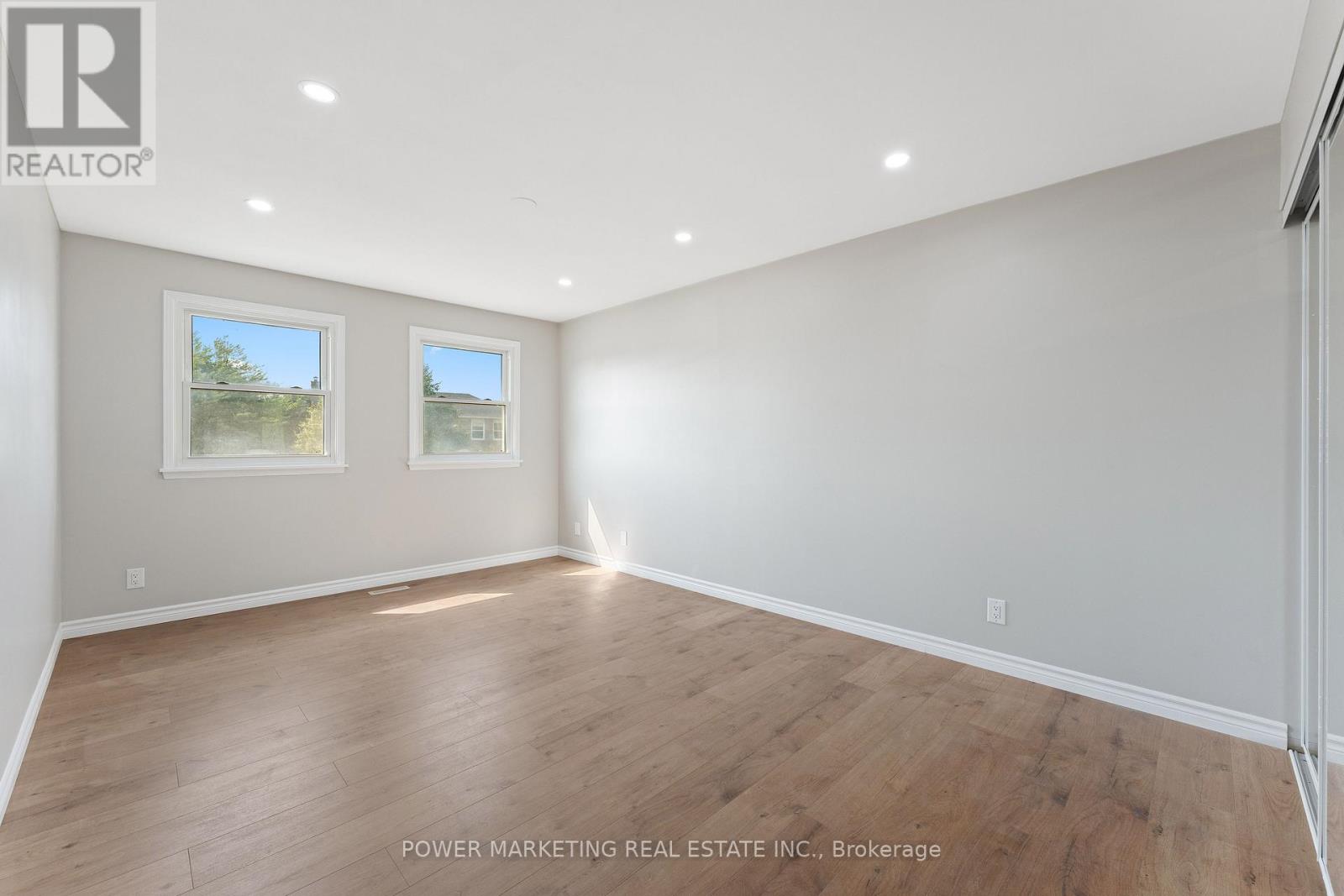 3 Newbury Crescent, Brampton (Westgate), Ontario  L6S 5L7 - Photo 25 - W12410372