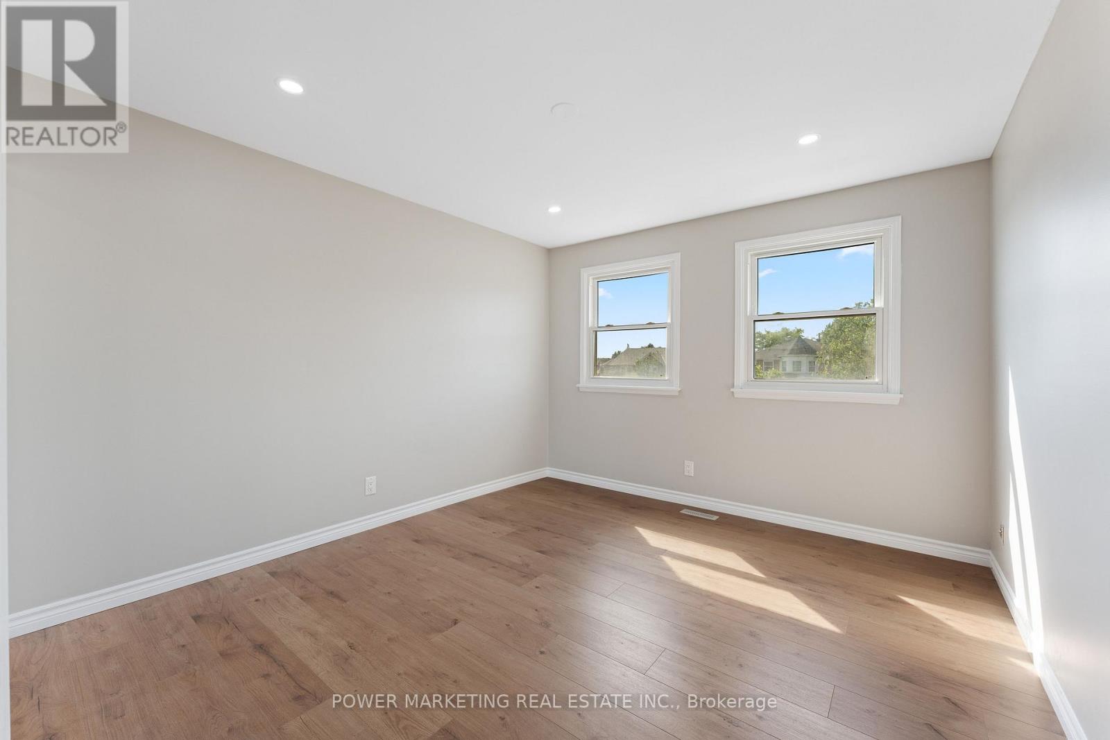 3 Newbury Crescent, Brampton (Westgate), Ontario  L6S 5L7 - Photo 27 - W12410372