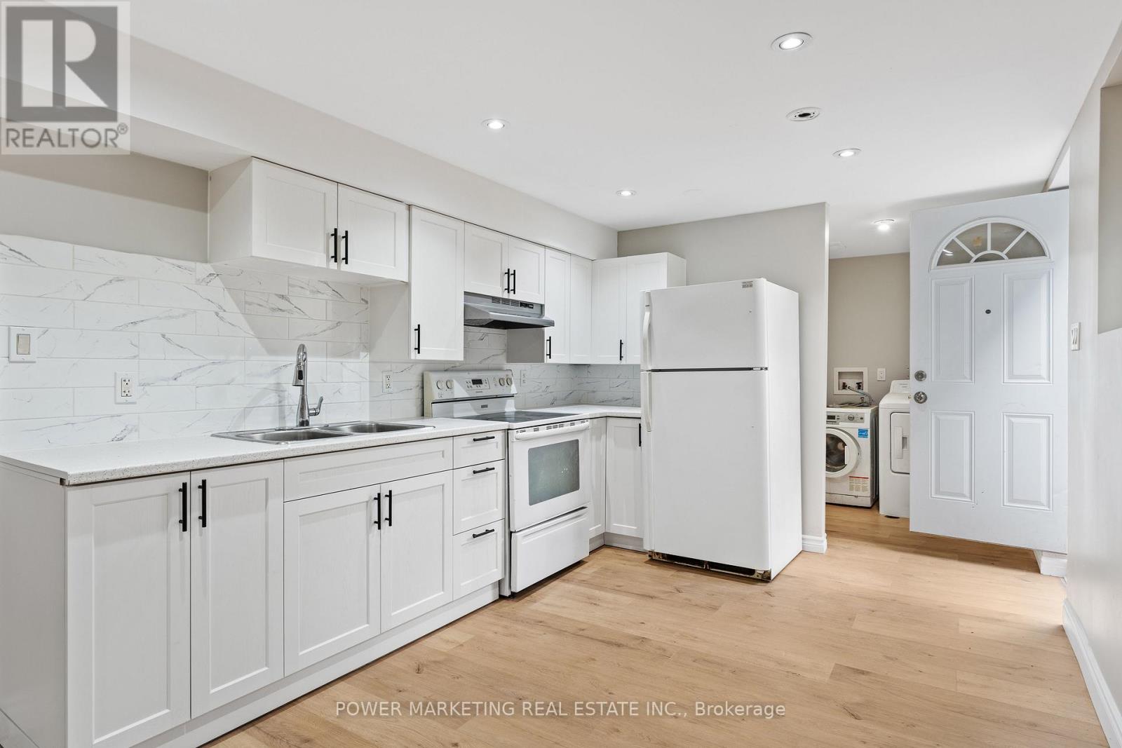 3 Newbury Crescent, Brampton (Westgate), Ontario  L6S 5L7 - Photo 32 - W12410372