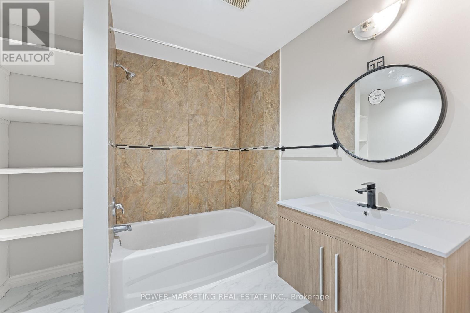 3 Newbury Crescent, Brampton (Westgate), Ontario  L6S 5L7 - Photo 36 - W12410372