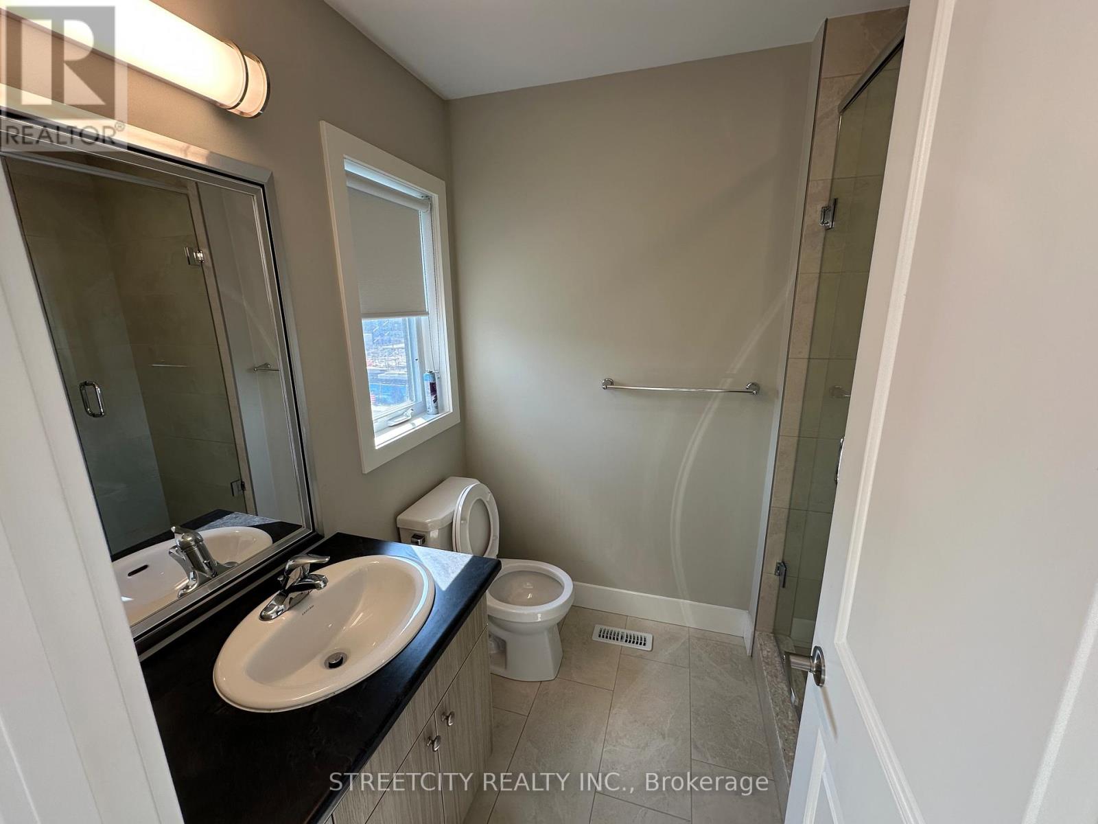 29 - 177 Edgevalley Road, London East, Ontario  N5V 0C5 - Photo 14 - X12410419