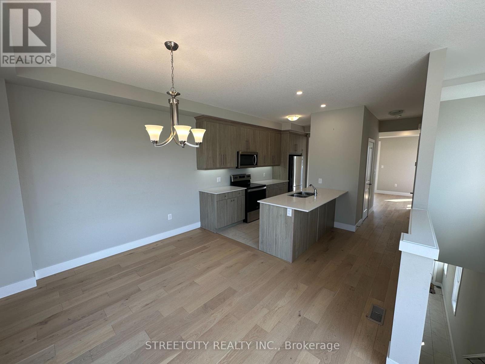29 - 177 Edgevalley Road, London East, Ontario  N5V 0C5 - Photo 6 - X12410419