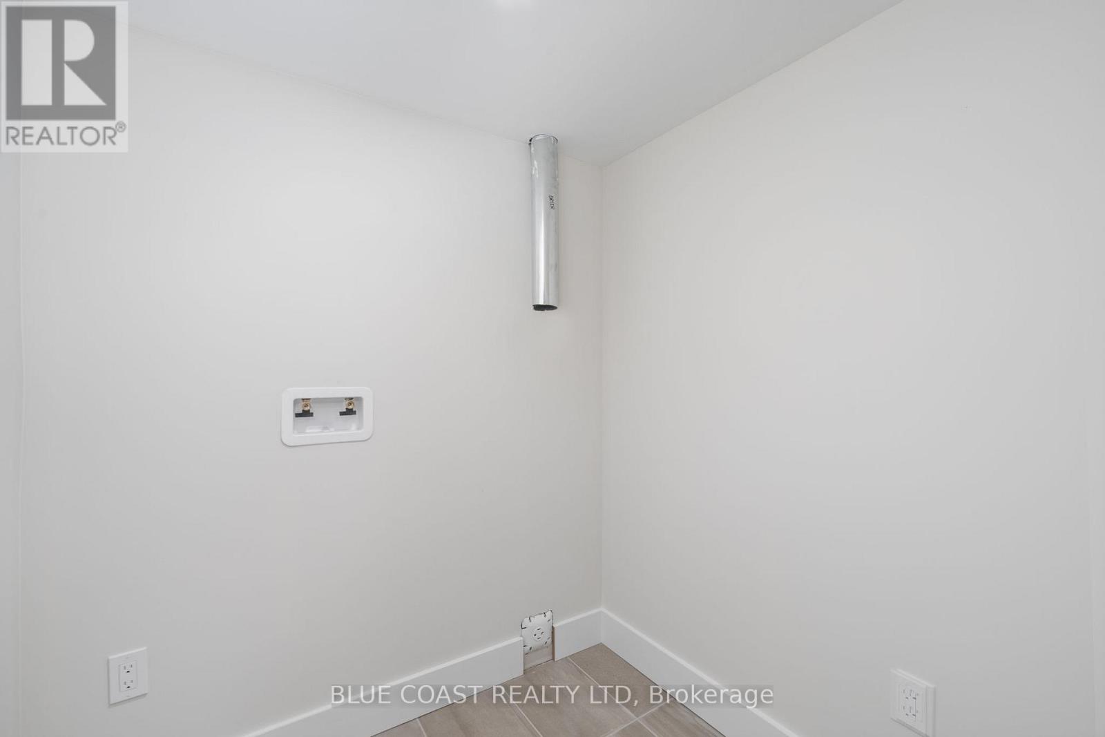 520 Anise Lane, Sarnia, Ontario  N7S 0B3 - Photo 35 - X12410445