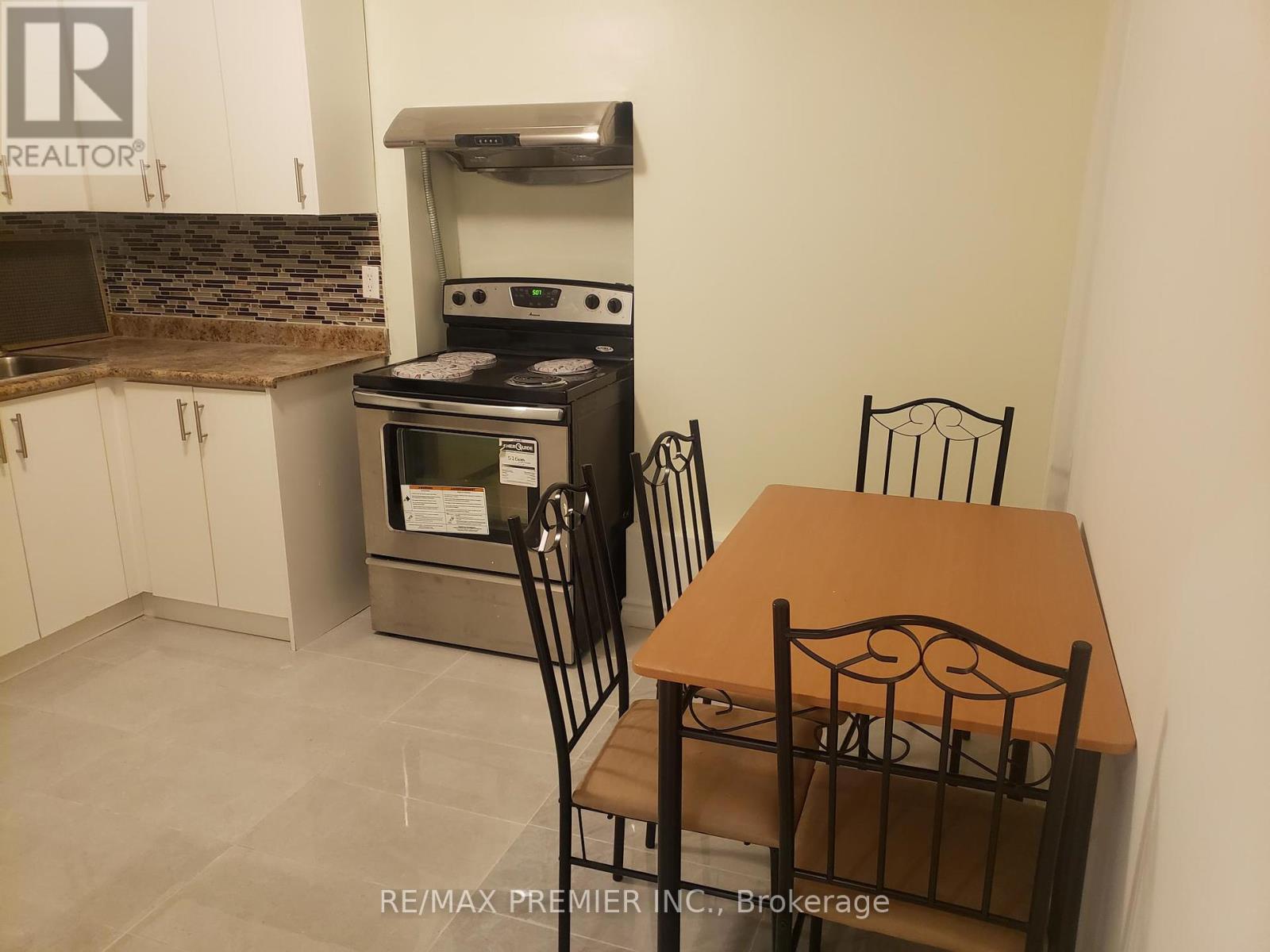 Unknown Address, ,     - Photo 2 - E12410250