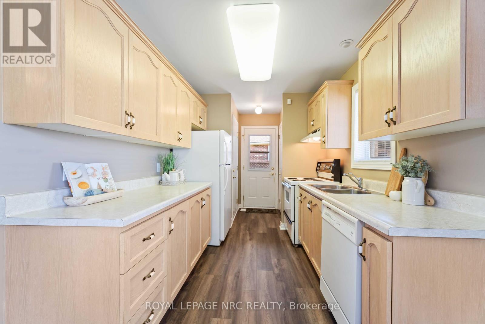 3900 Rainbow Lane, Lincoln, Ontario  L0R 2C0 - Photo 14 - X12371807