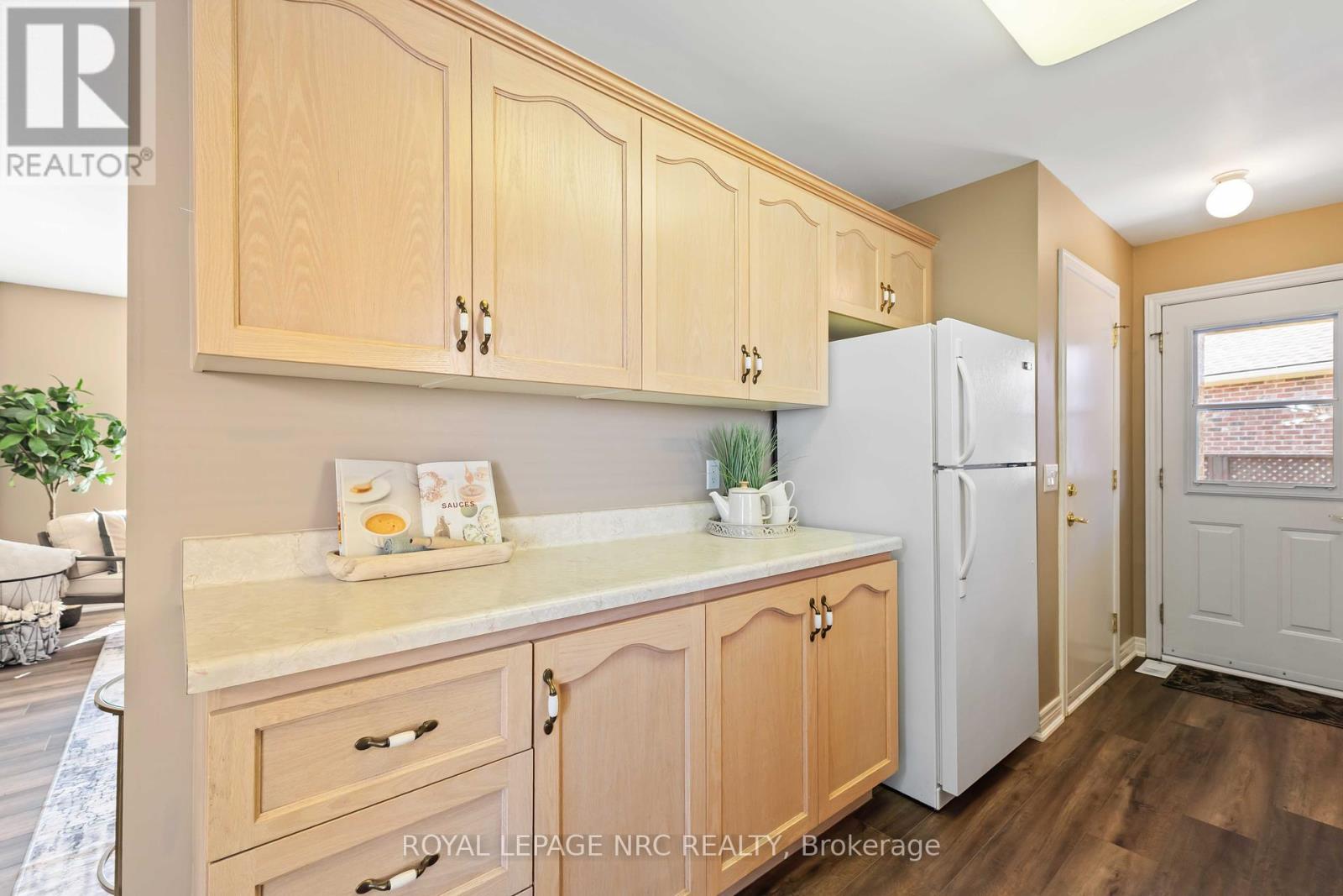 3900 Rainbow Lane, Lincoln, Ontario  L0R 2C0 - Photo 15 - X12371807