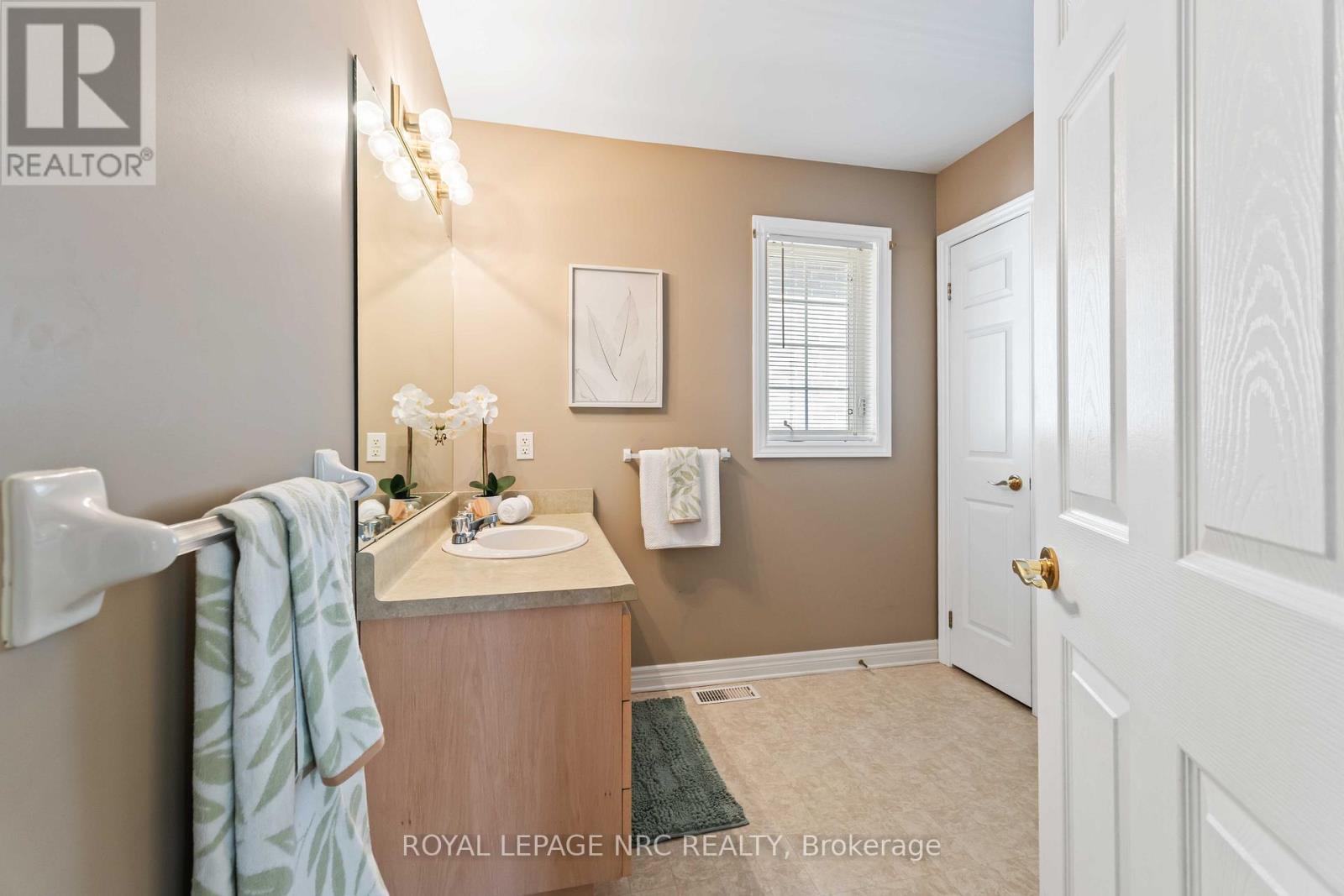 3900 Rainbow Lane, Lincoln, Ontario  L0R 2C0 - Photo 24 - X12371807