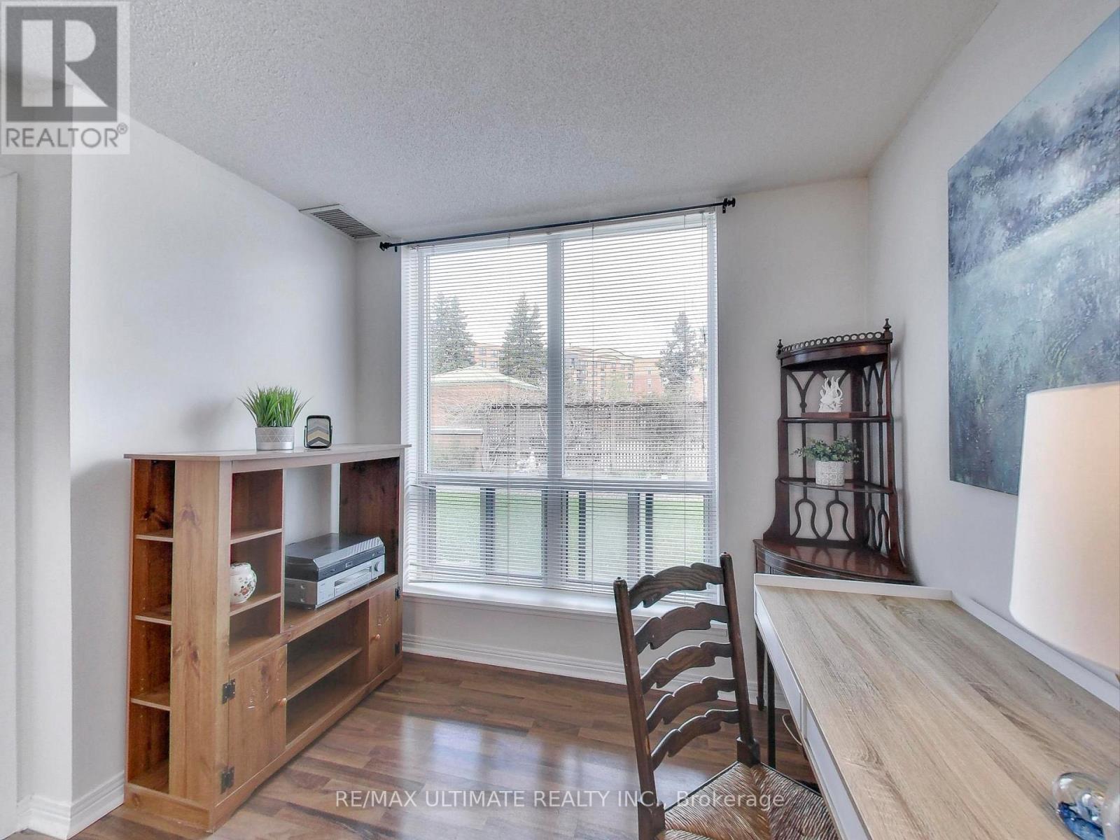 101 - 30 Wilson Street, Markham (Old Markham Village), Ontario  L3P 1N1 - Photo 10 - N12401218