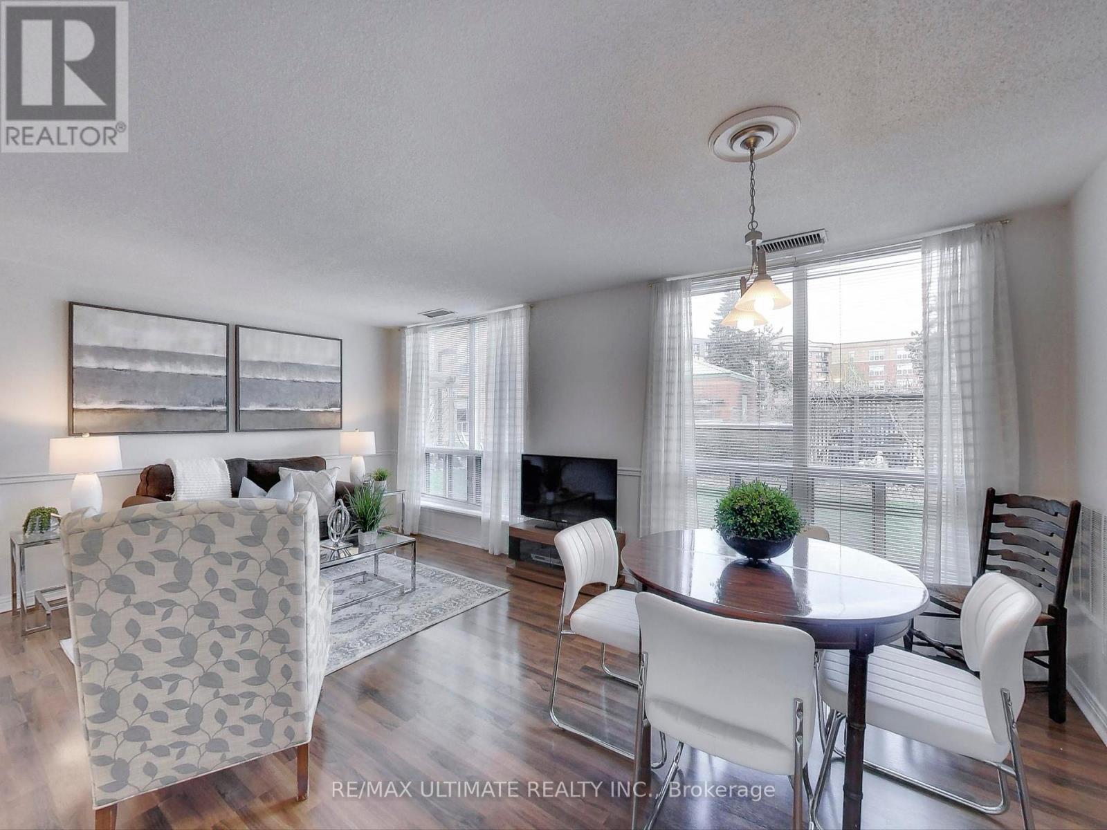 101 - 30 Wilson Street, Markham (Old Markham Village), Ontario  L3P 1N1 - Photo 5 - N12401218